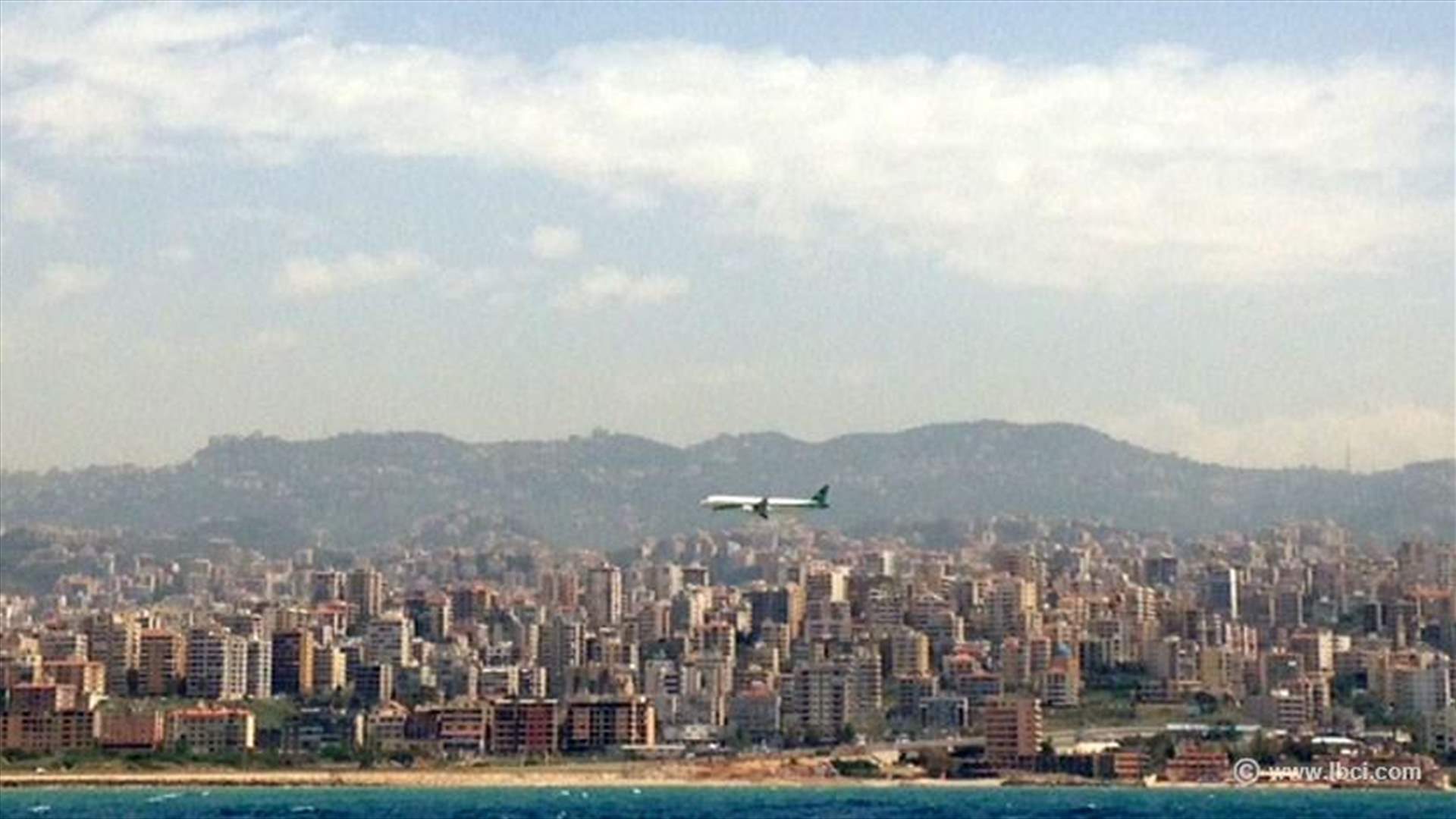 مدرج الطائرات... على مطمر النفايات