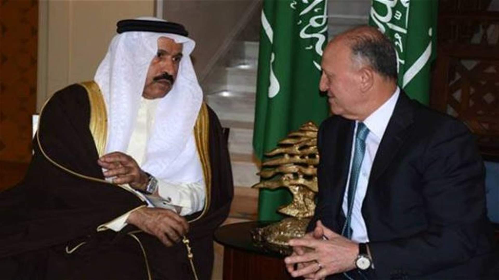 "الاخبار": ريفي "غير مرغوب فيه" في مأدبة عشاء عسيري