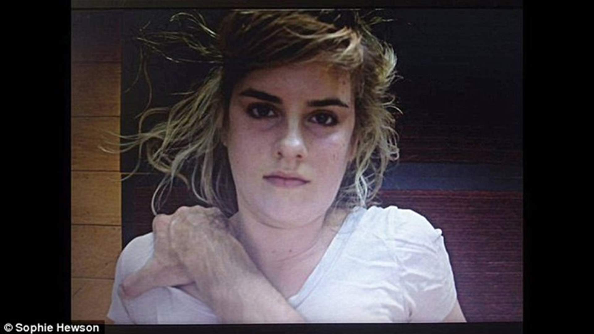 فنّانة استراليّة تصوّر نفسها أثناء تعرّضها للاغتصاب