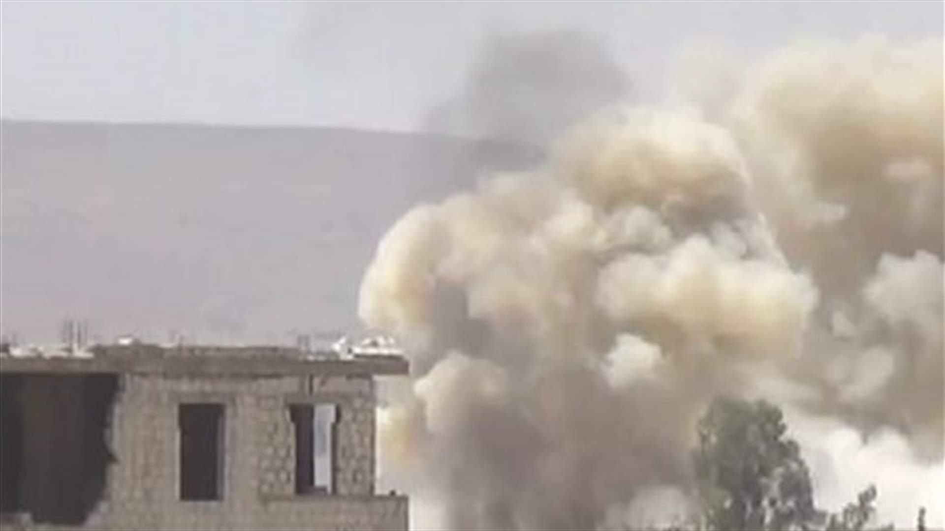 استهداف طريق يؤدي إلى حلب بأعنف ضربات جوية منذ شباط