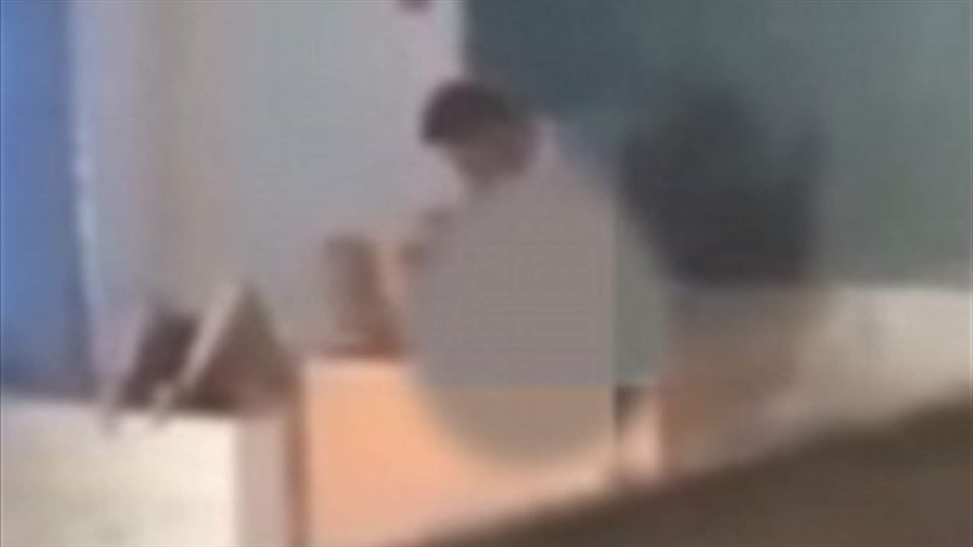 صوّر أستاذه بوضعٍ حميمٍ مع تلميذته داخل الصفّ!