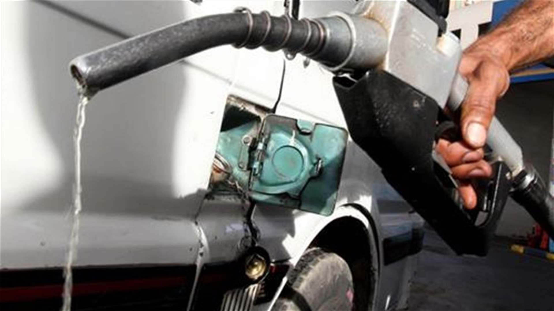 Price of gasoline increases 300 LBP
