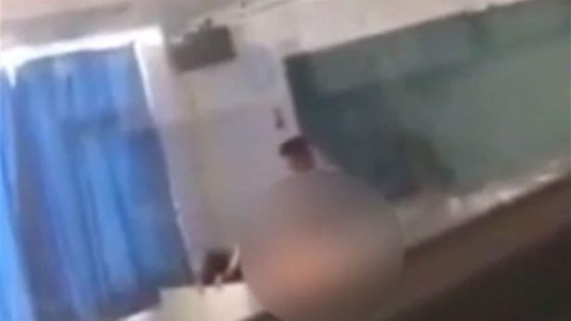 [VIDEO] Chinese Teacher Filmed Having Sex With Student On A Classroom Desk