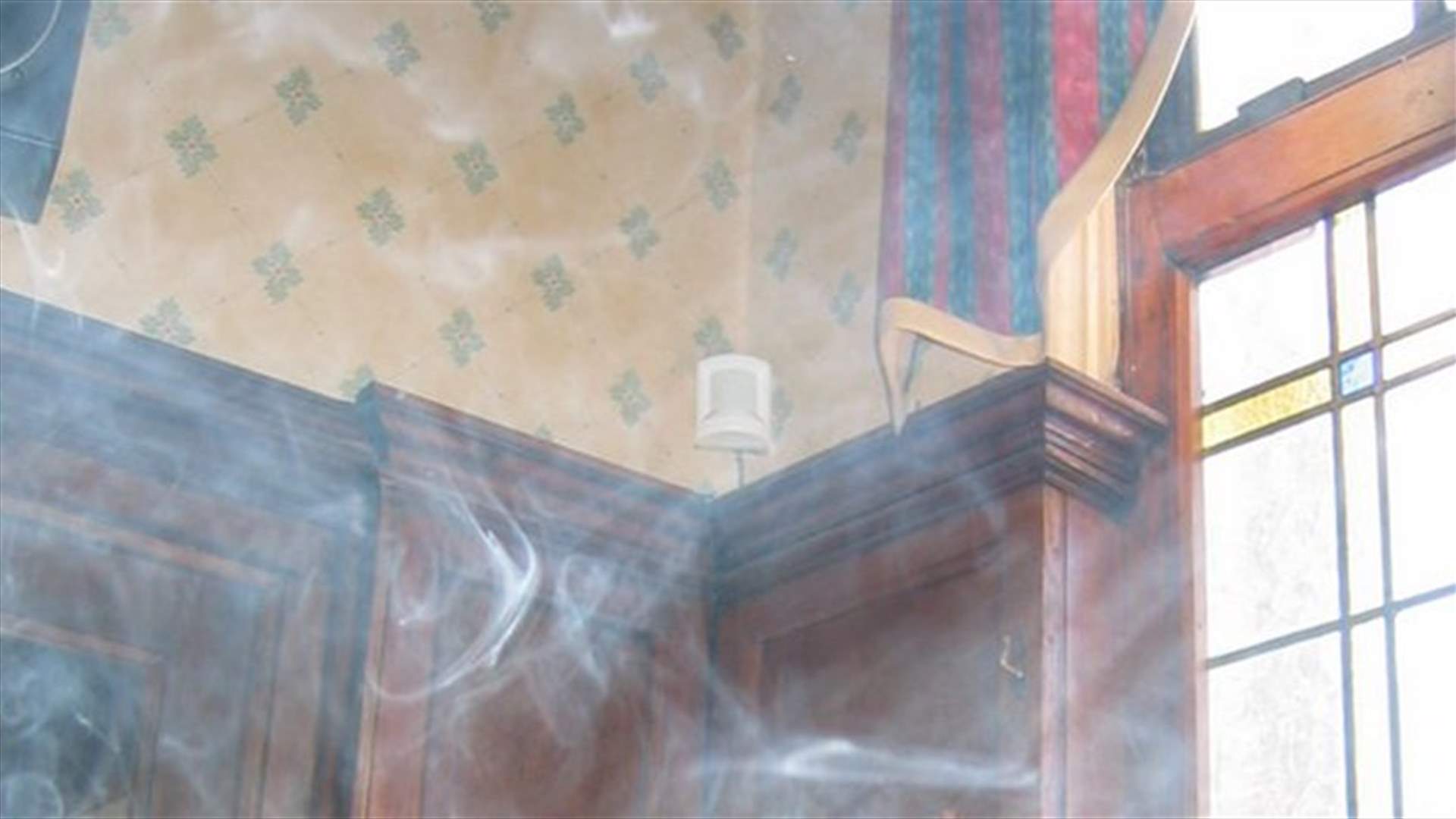 3 طرق للتخلّص من رائحة السجائر في المنزل