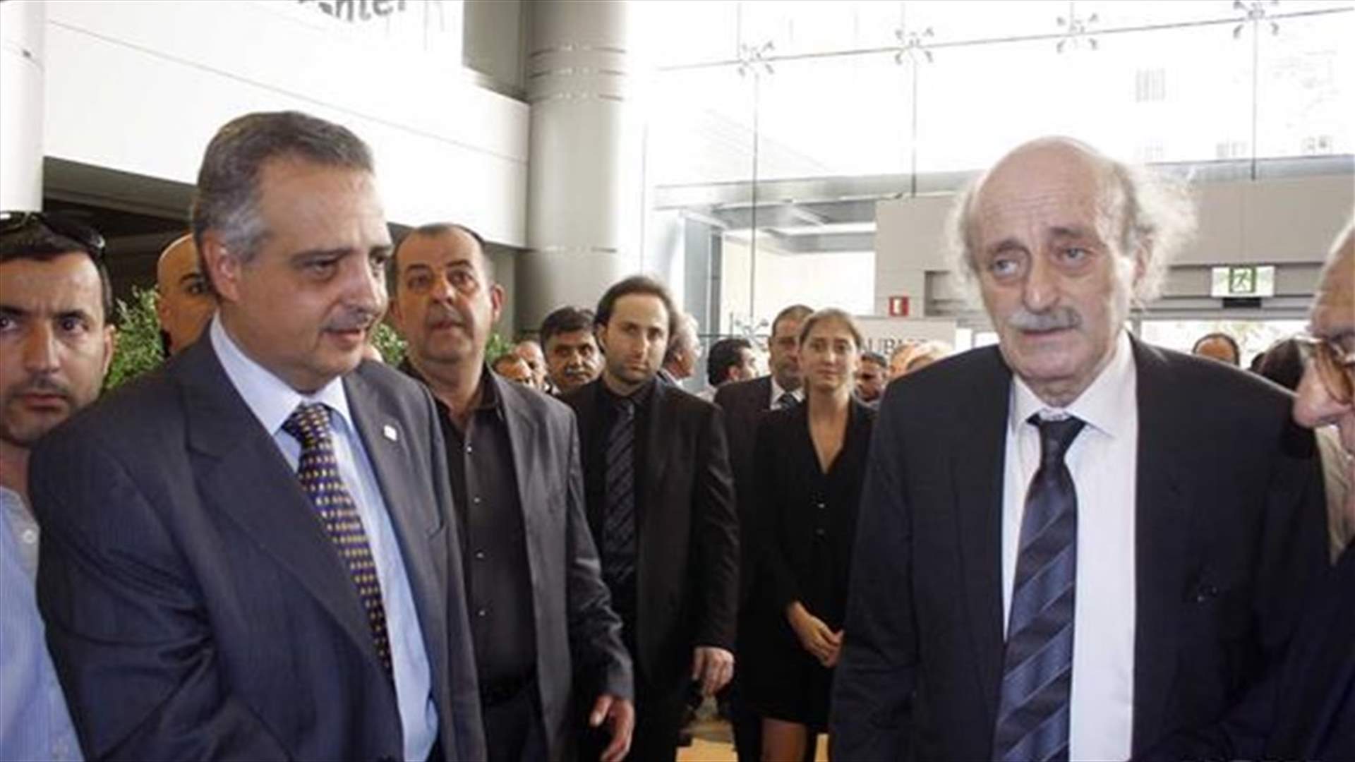 انتخابات الشويفات تشعل سجالاً بين المير والبيك عبر تويتر 