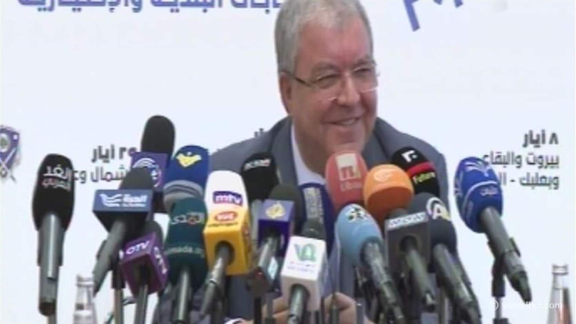 Machnouk doubts ability of government to issue new electoral law  