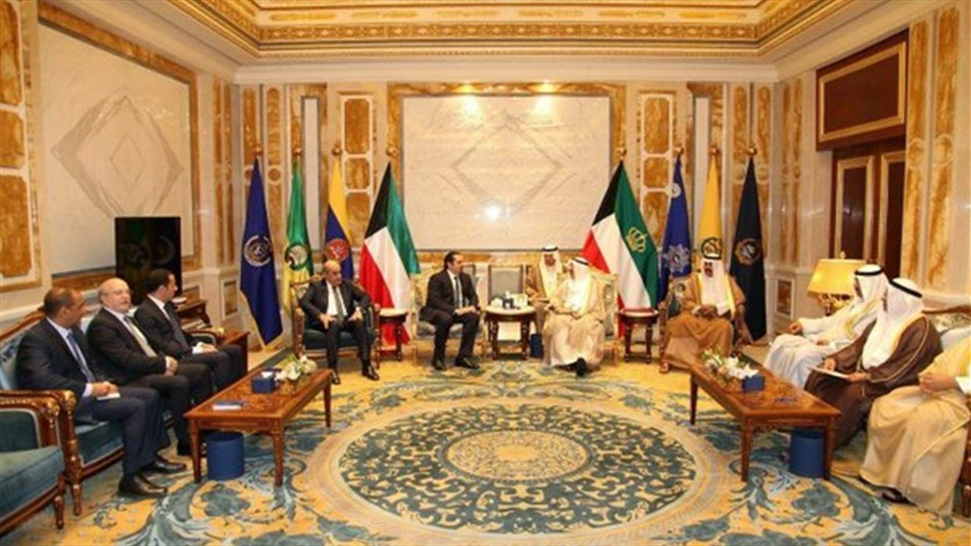 Hariri holds talks with Kuwait&#39;s Emir 
