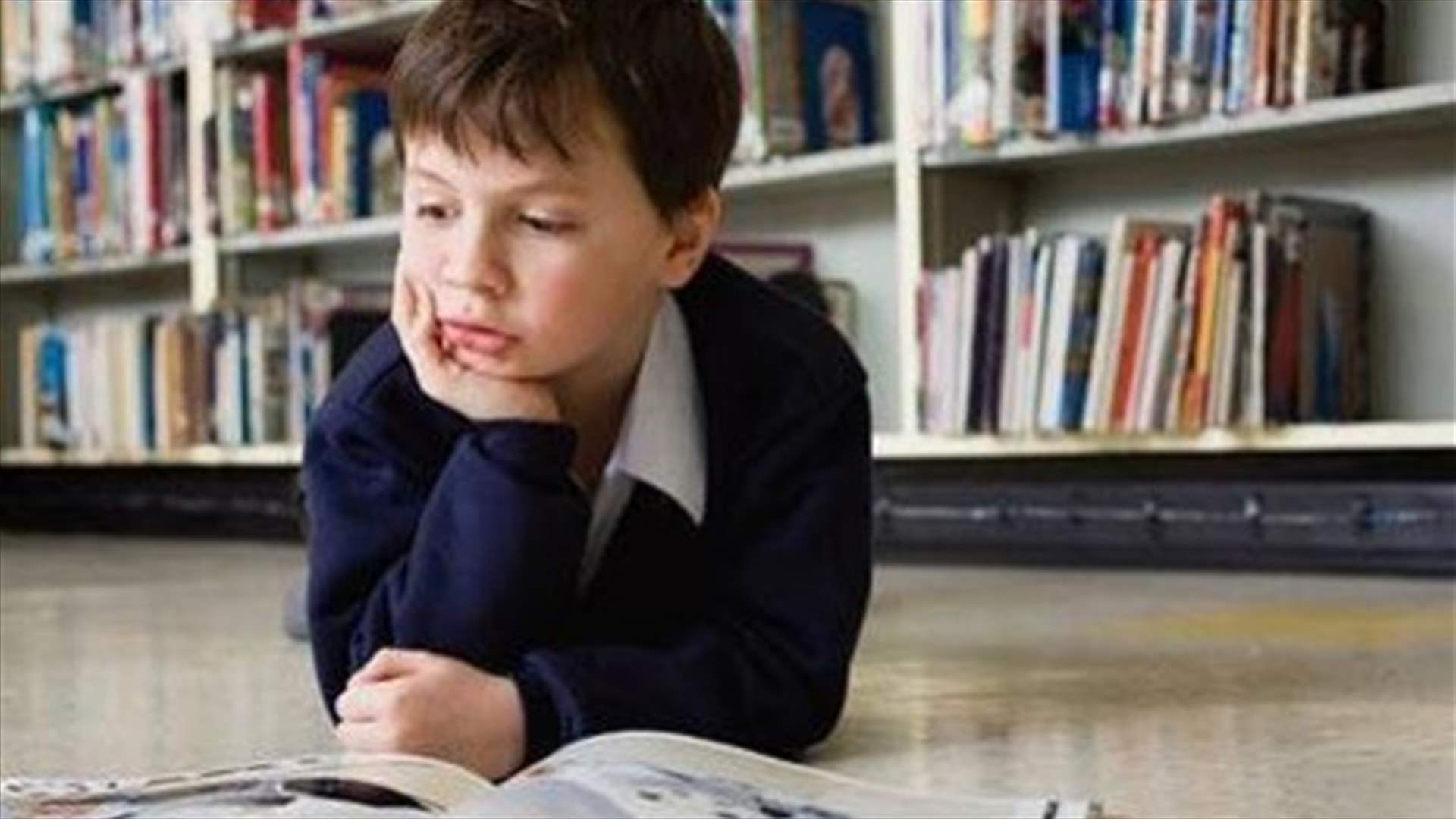 عدد الكتب داخل المنزل يرفع دخل أطفالكم في المستقبل