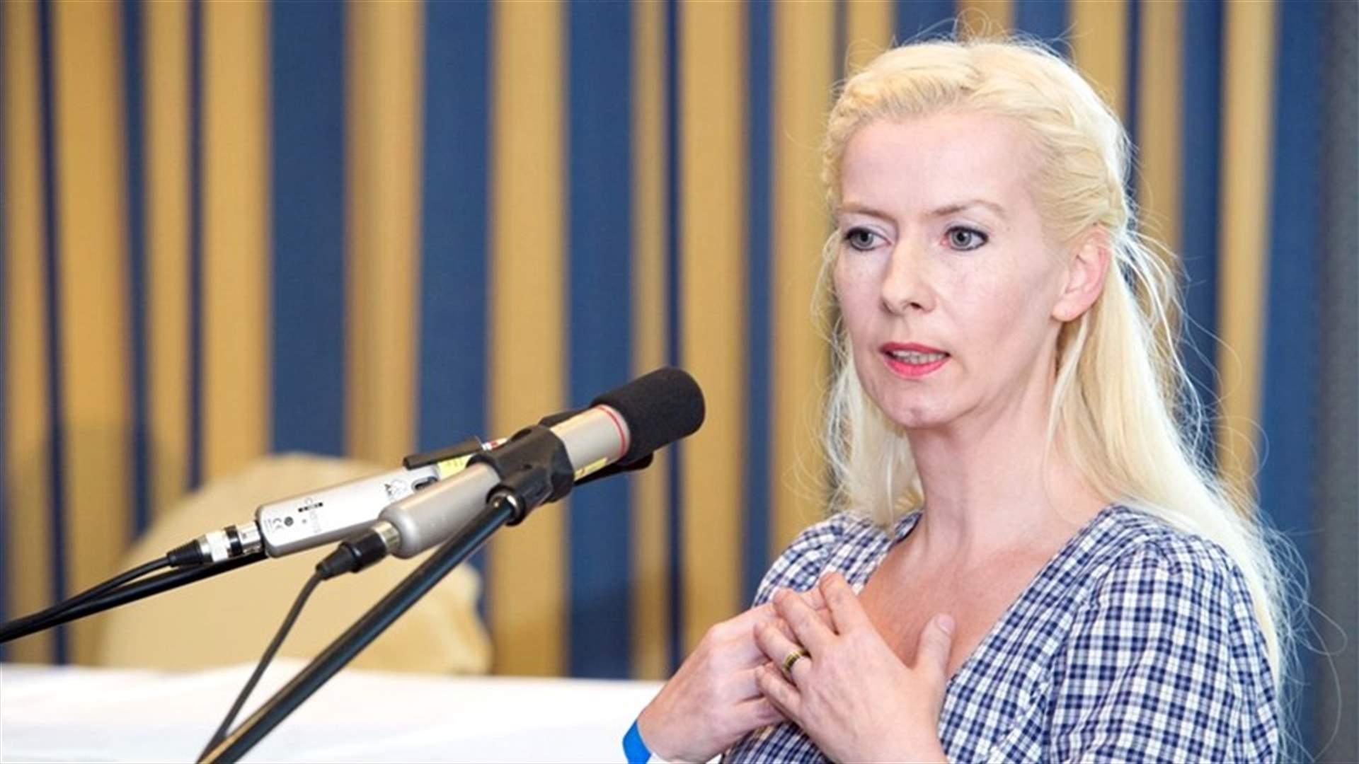 تقديم الخدمات الجنسية في دولة عربية يطيح بسياسية ألمانية