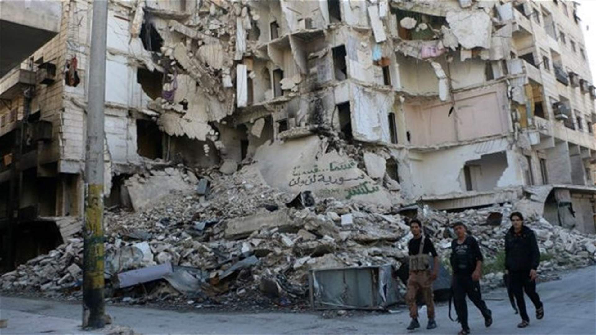 مقتل 23 مدنيا في غارات روسية على ادلب ليلا