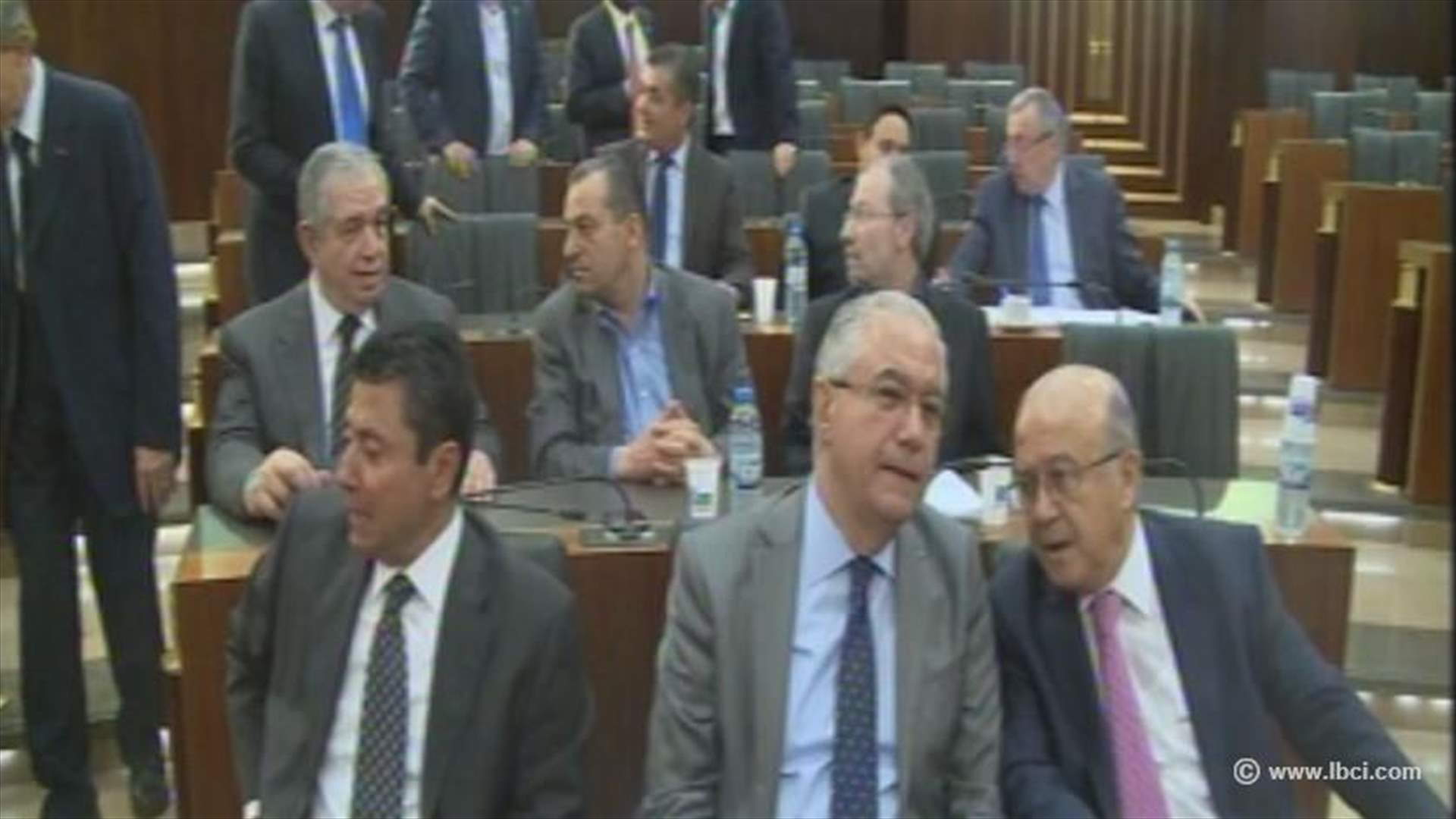 تقدم في اللجان المشتركة بشأن قانون الانتخاب... وتحذير من تمديد ثالث