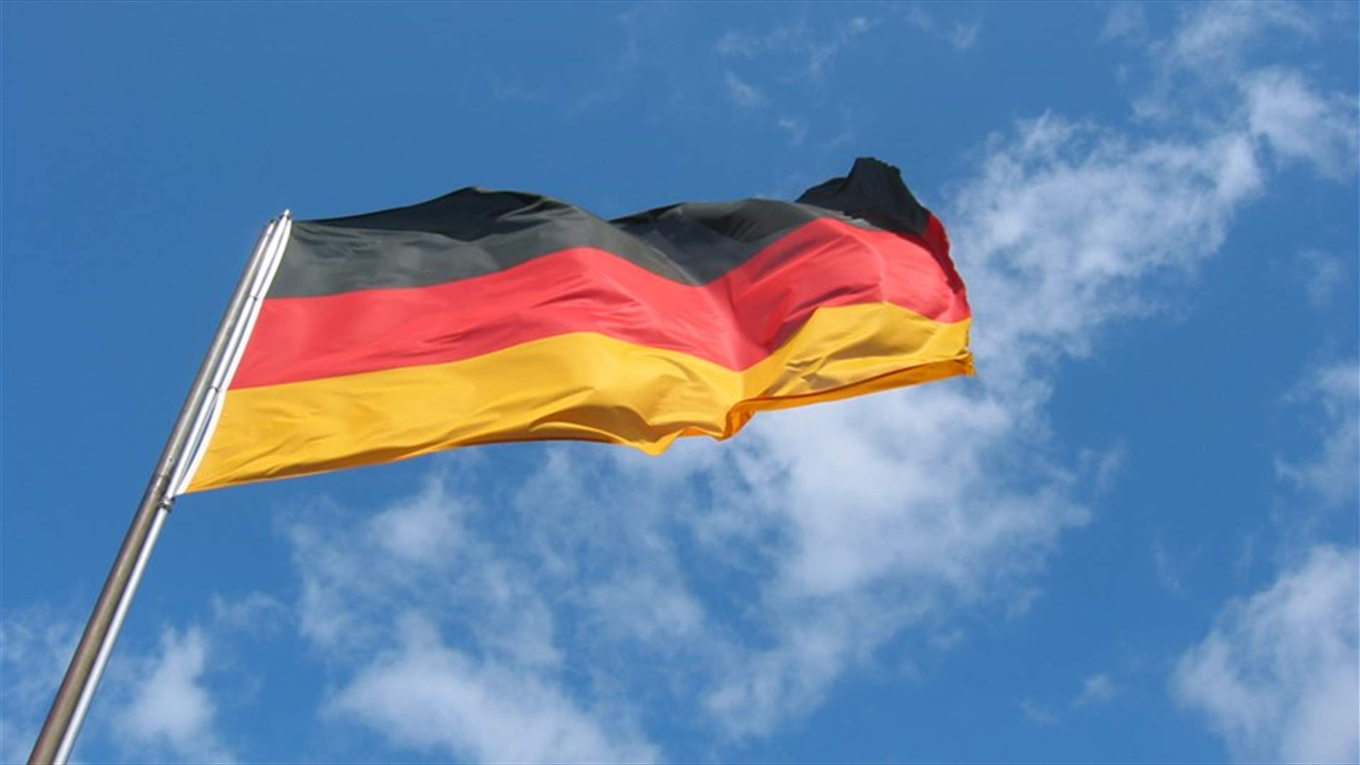 Three Syrians arrested over possible attack in Germany-Spiegel