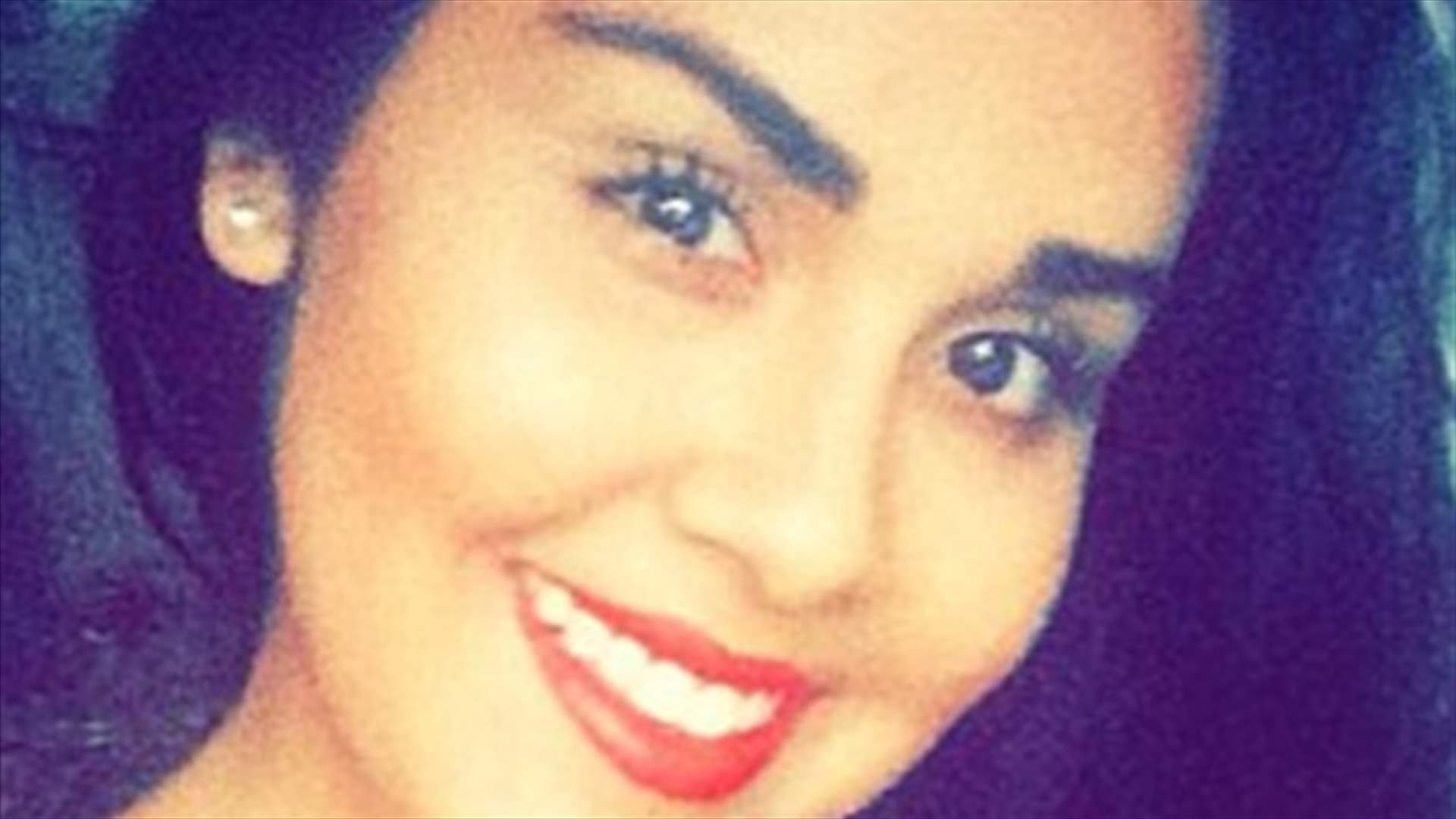 مذكرة توقيف بحق معلمة حامل من تلميذها القاصر!