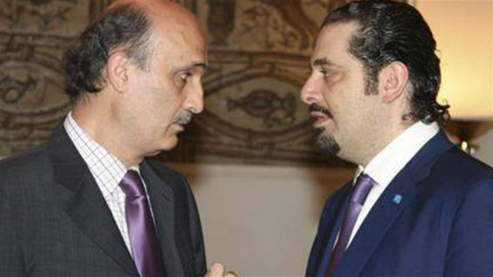 السياسة: محاولات لرأب الصدع بين الحريري وجعجع