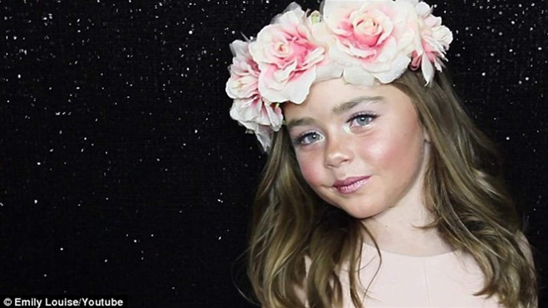 بالفيديو: طفلة تصدم الانترنت ببراعتها في وضع المكياج لنفسها!