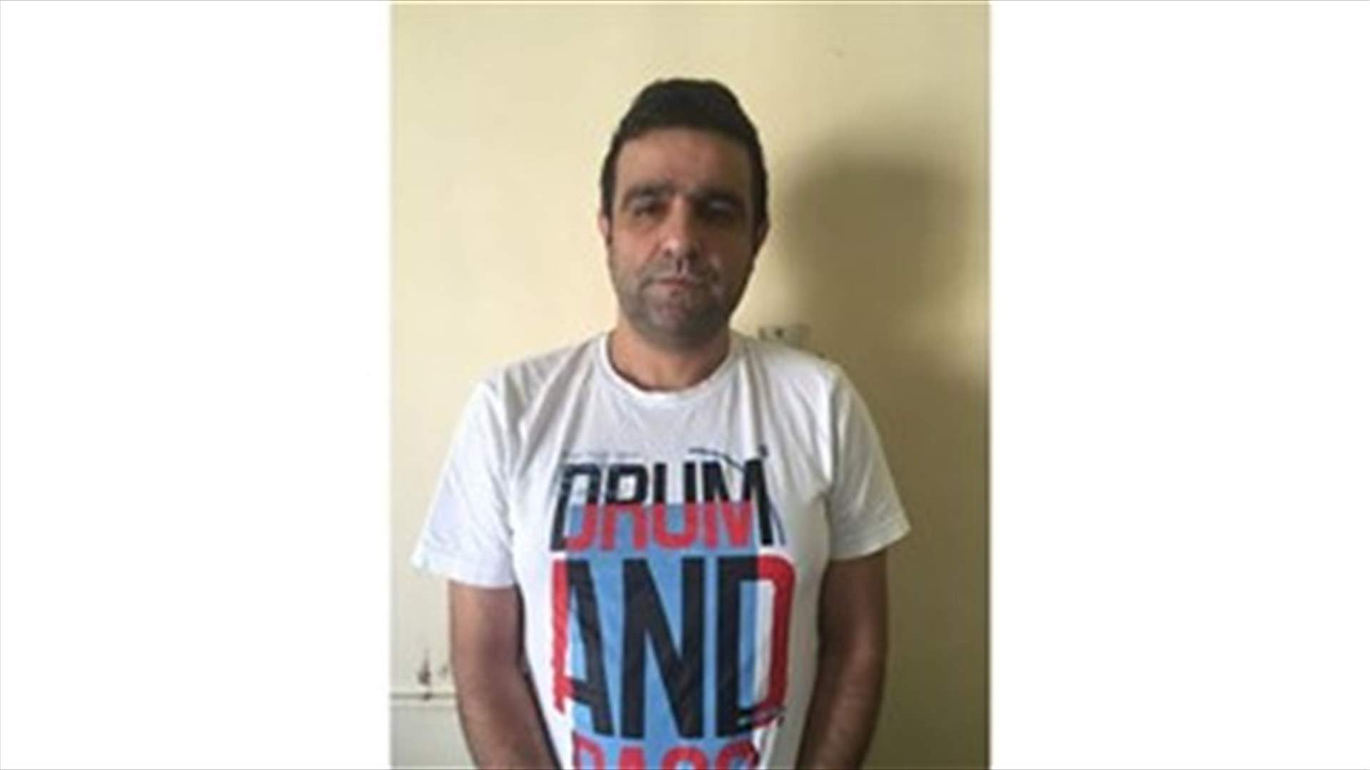 Security forces arrest a man impersonating a journalist 
