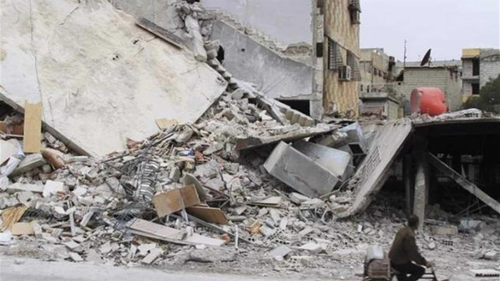 UN convoy brings food to besieged Syrian town of Daraya