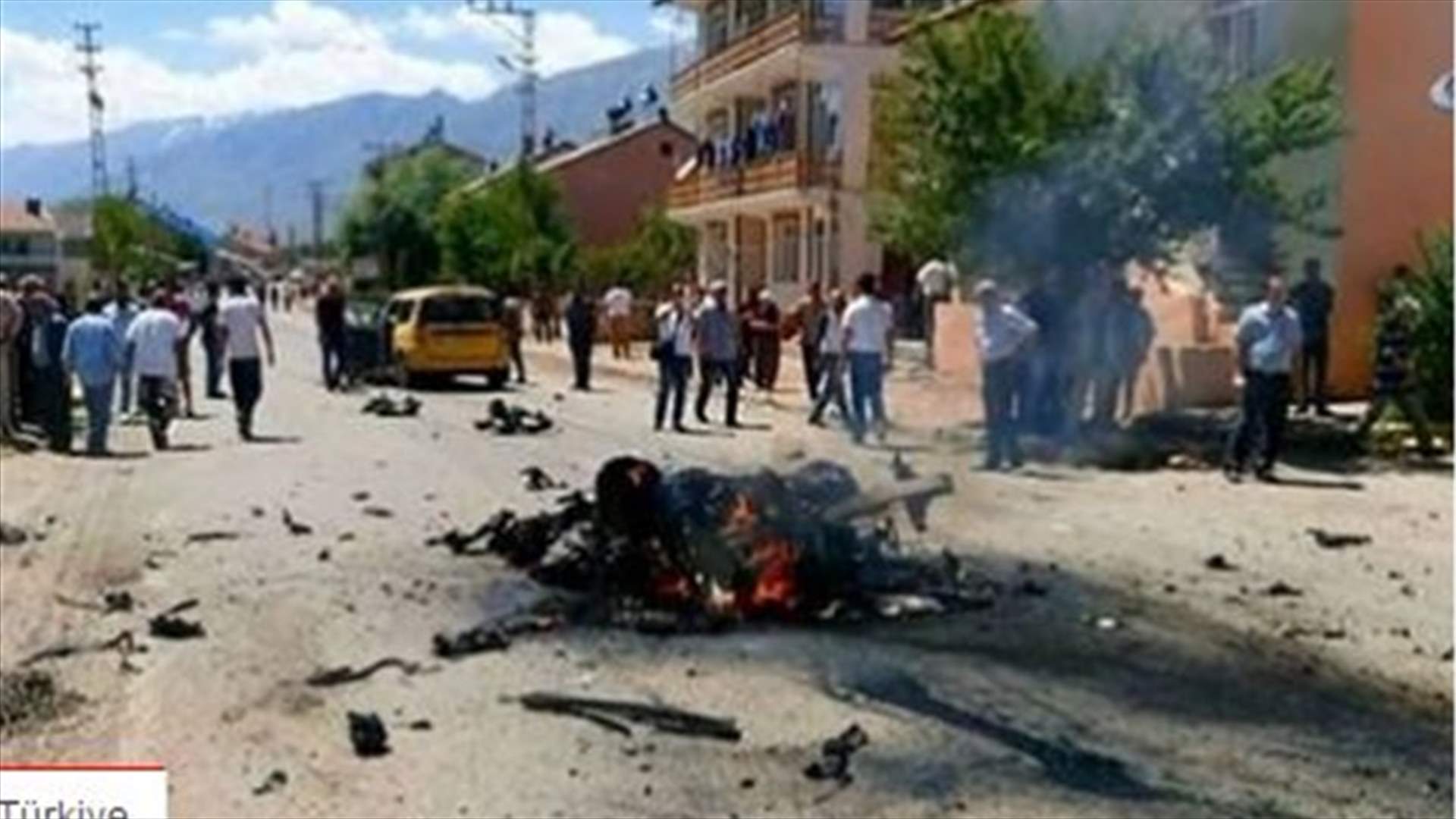 إصابة 9 أشخاص بانفجار سيارة شرقي تركيا