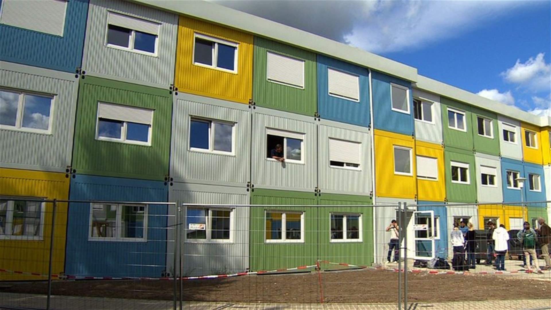 German man shoots at refugee shelter with air rifle, wounds two migrants