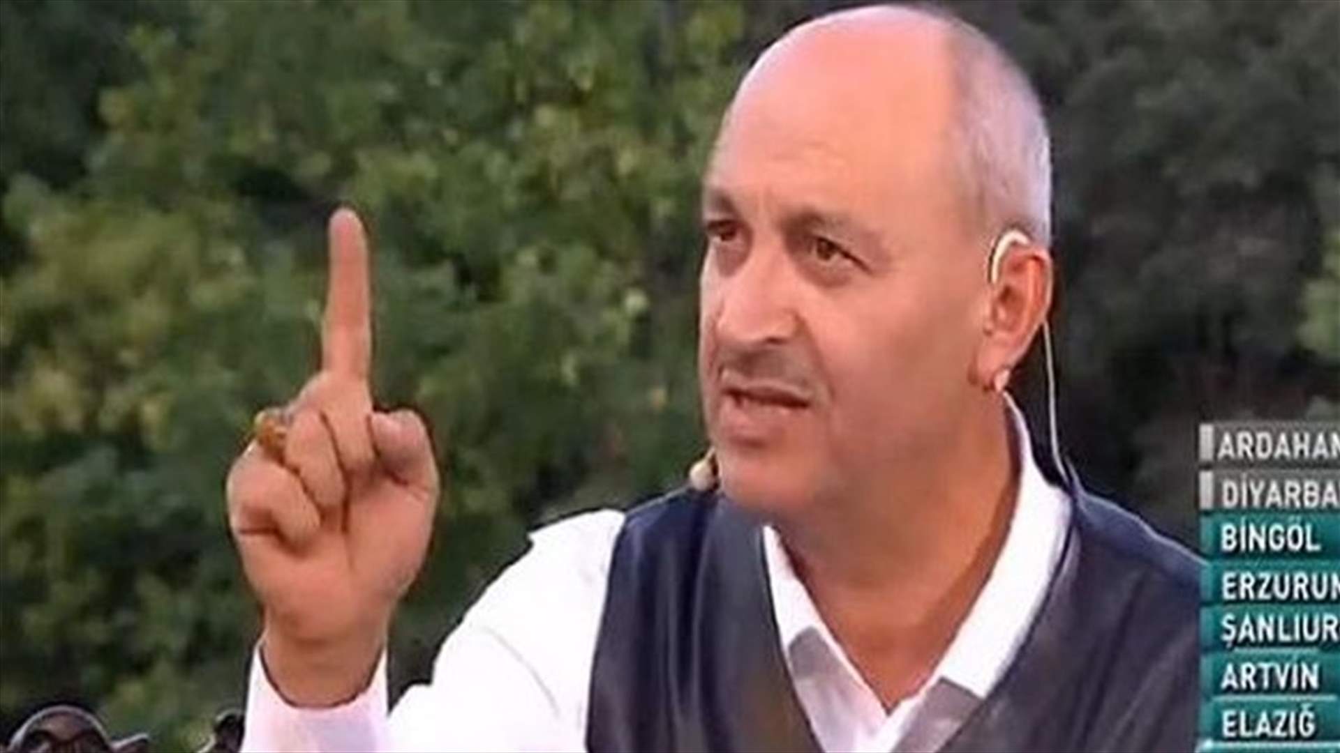 اكاديمي تركي يصف المسلمين الذين لا يصلون بانهم "حيوانات"