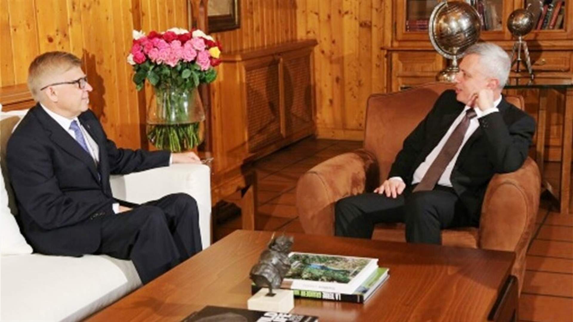 فرنجية عرض الاوضاع مع زاسبيكين