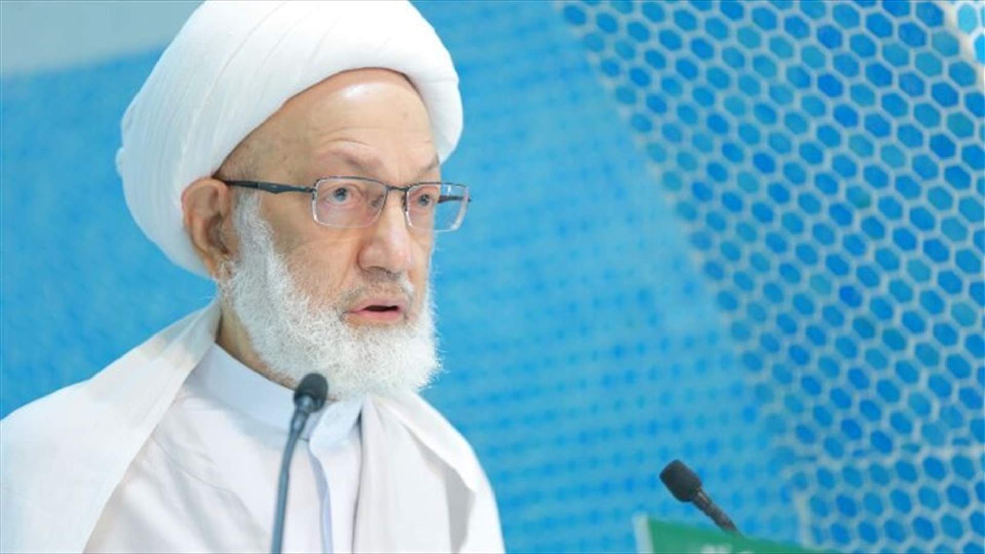 Bahrain strips top Shi'ite Muslim cleric of citizenship- agency