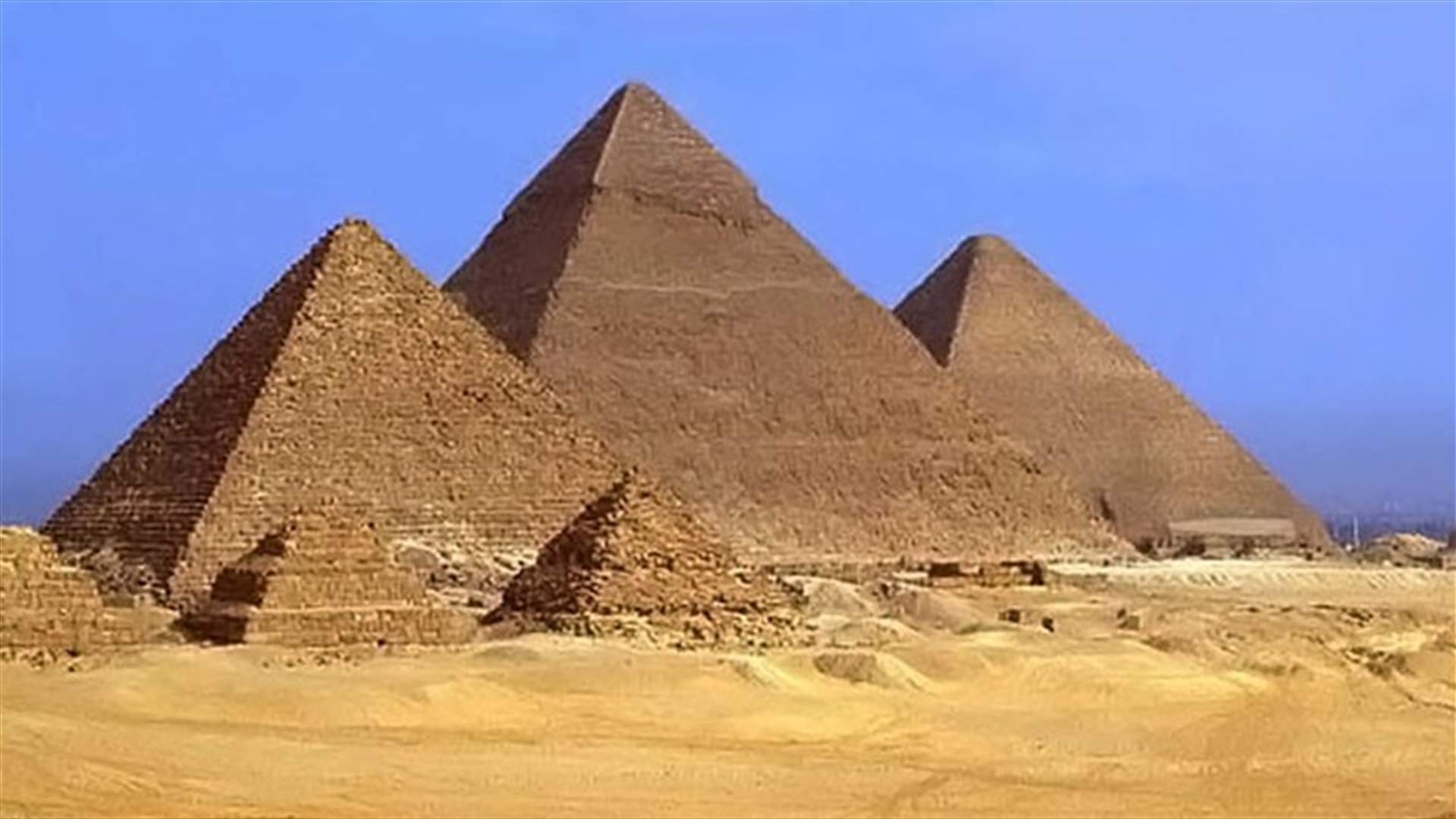 هرم خوفو.. طرف أقصر من باقي الاطراف؟