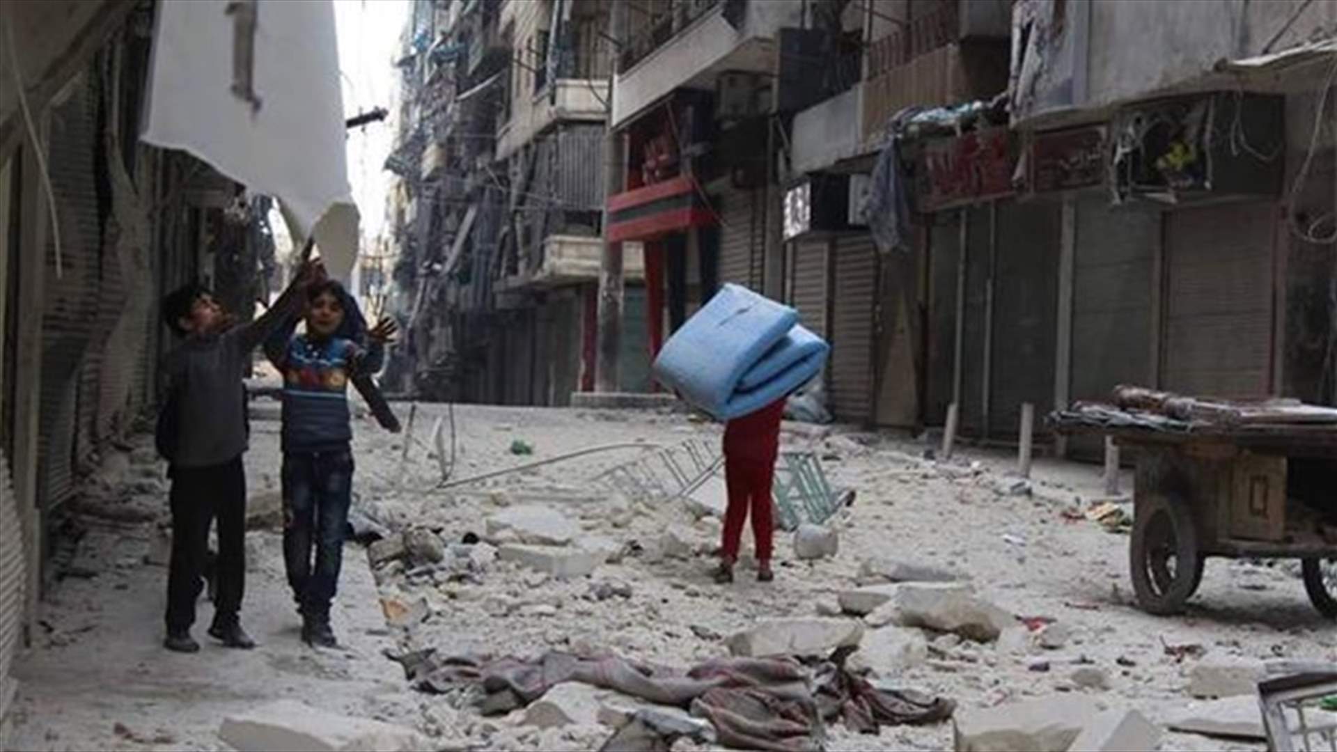 Hundreds of Syrian Kurds flee IS-held areas amid abductions