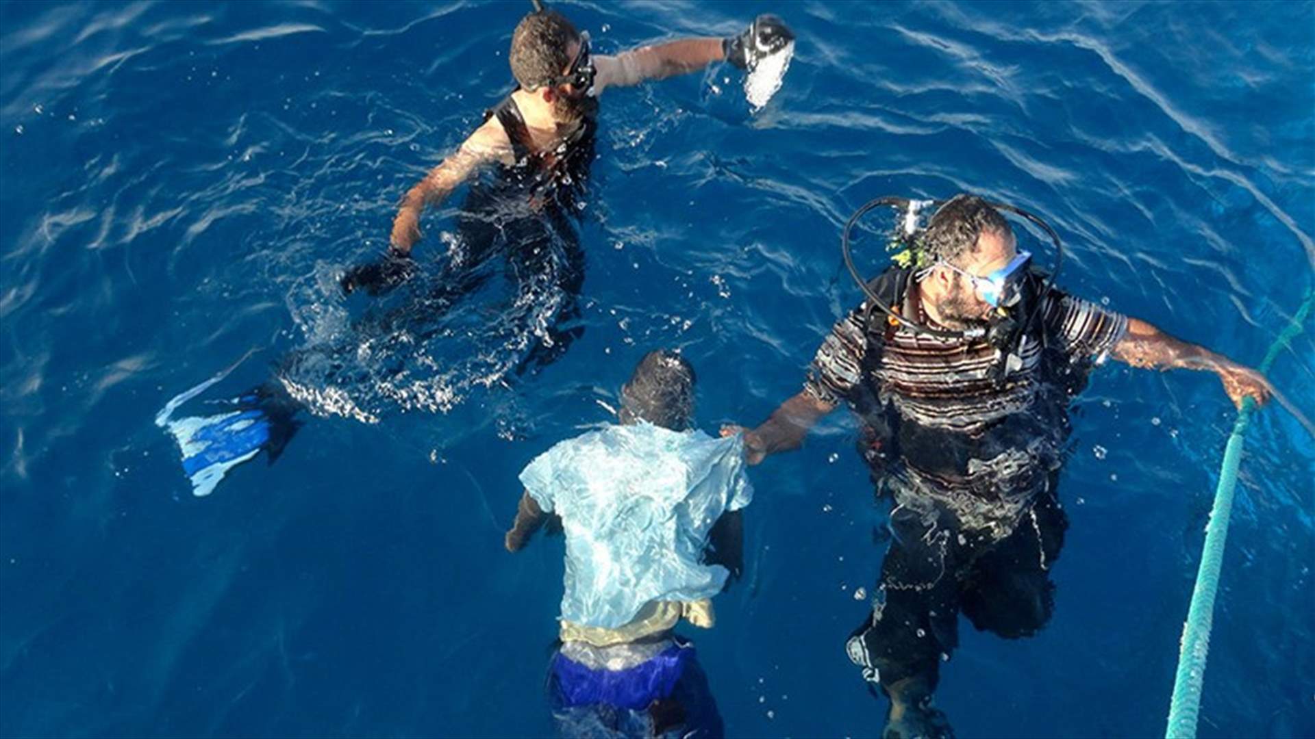 عشرة قتلى على الاقل في غرق قارب لاجئين في المتوسط 