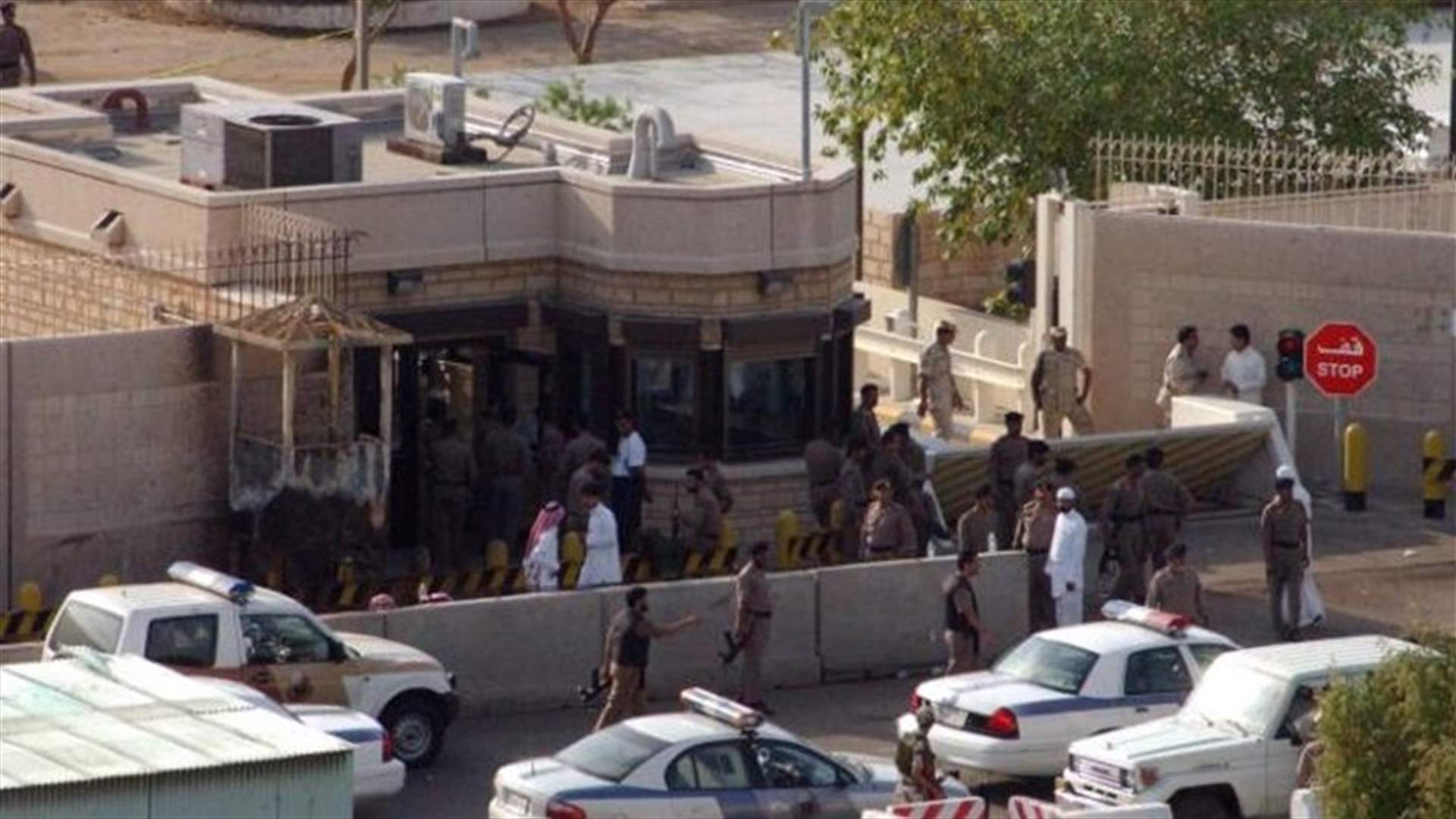 Bomber killed, two police wounded in blast outside US consulate in Jeddah