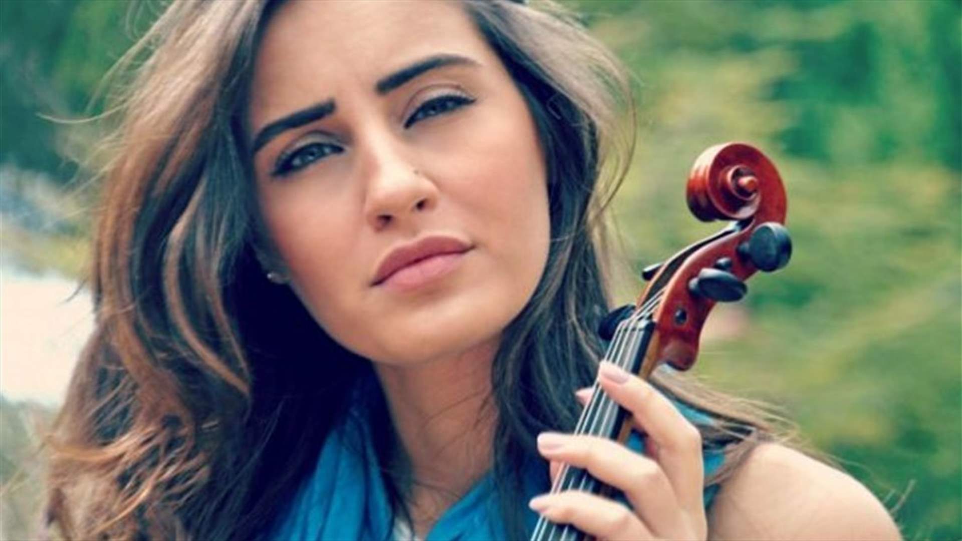 بالصورة: الشبه بين إيميه صياح ووالدتها يصدم الجمهور