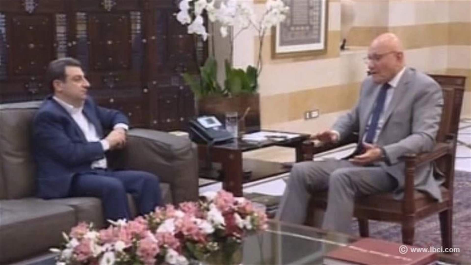 Salam, Abou Faour tackle food safety dossier