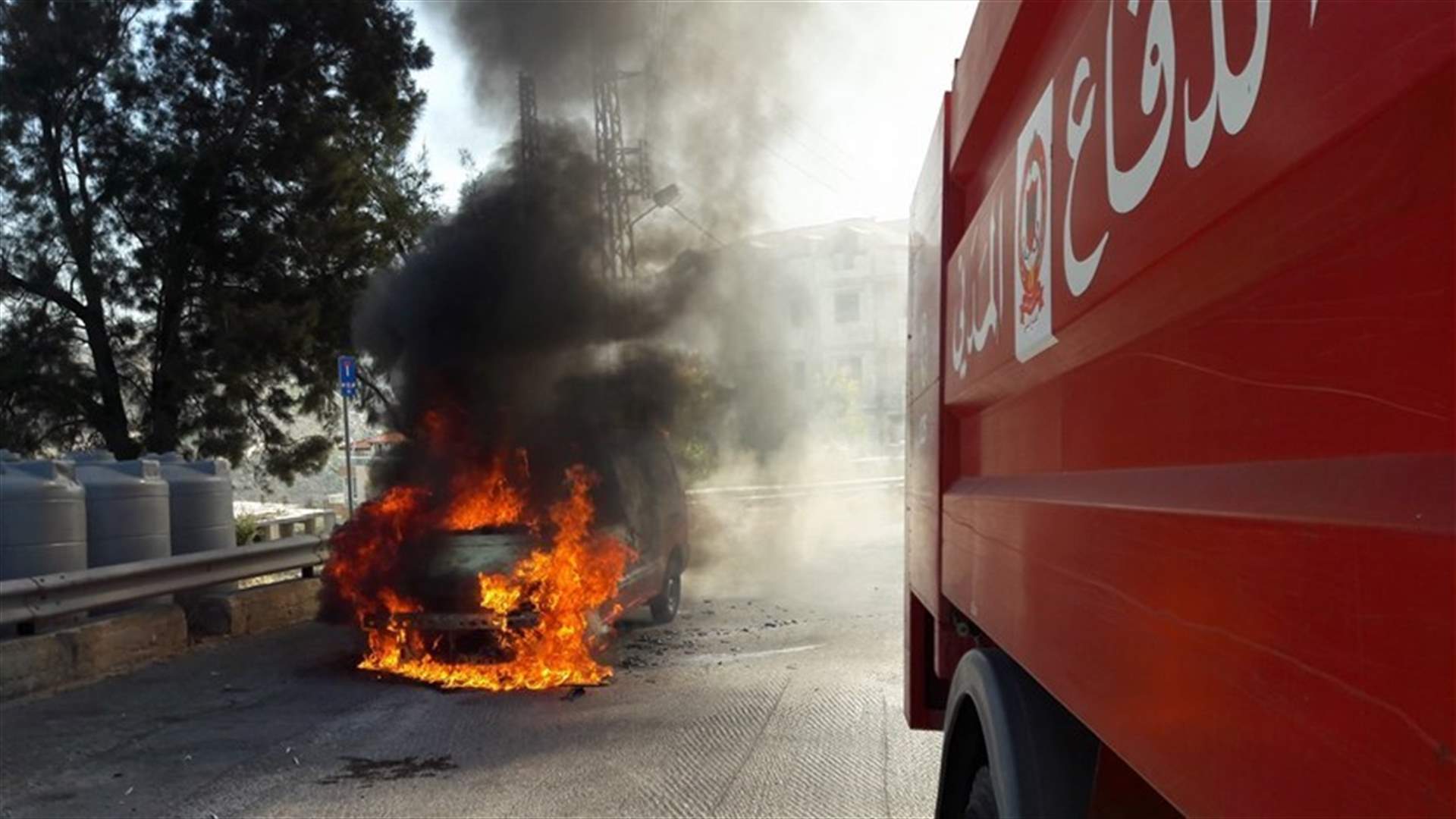 Van catches fire on Hboub – Annaya road