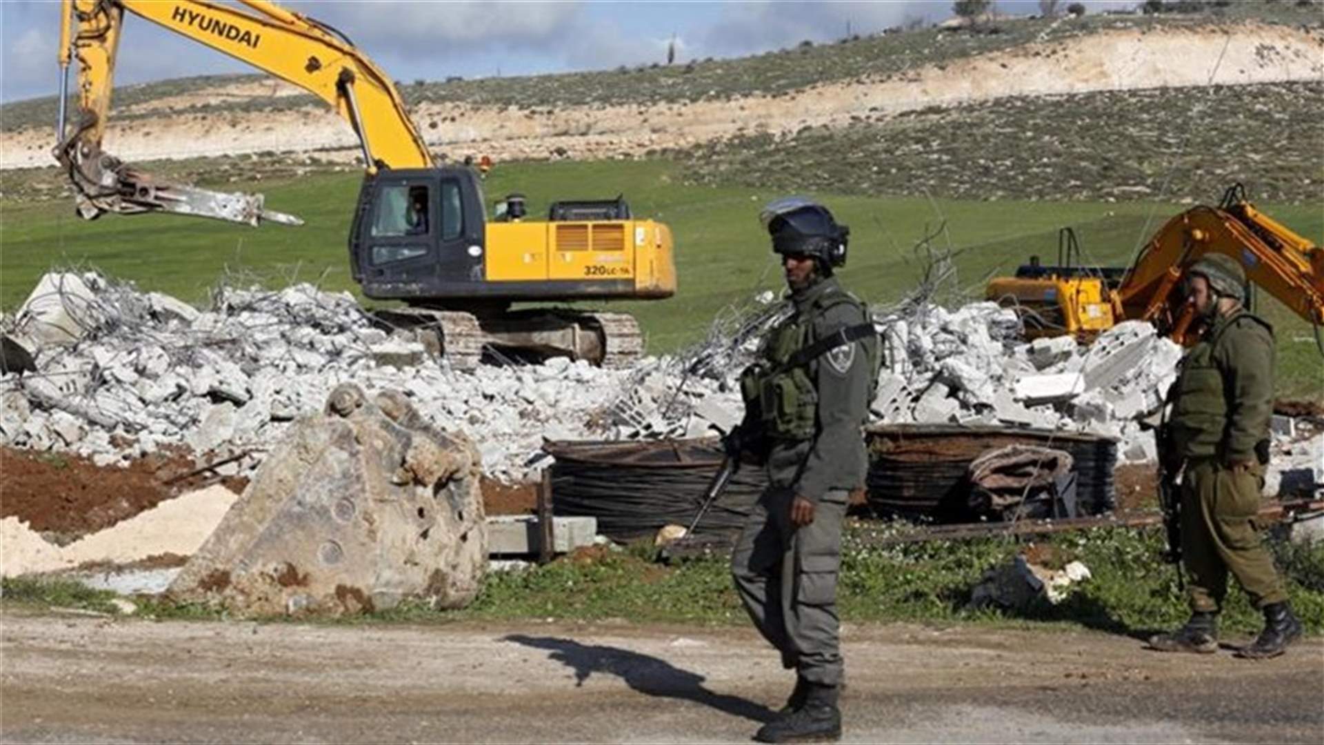 Palestinian stabs 2 Israeli soldiers in West Bank