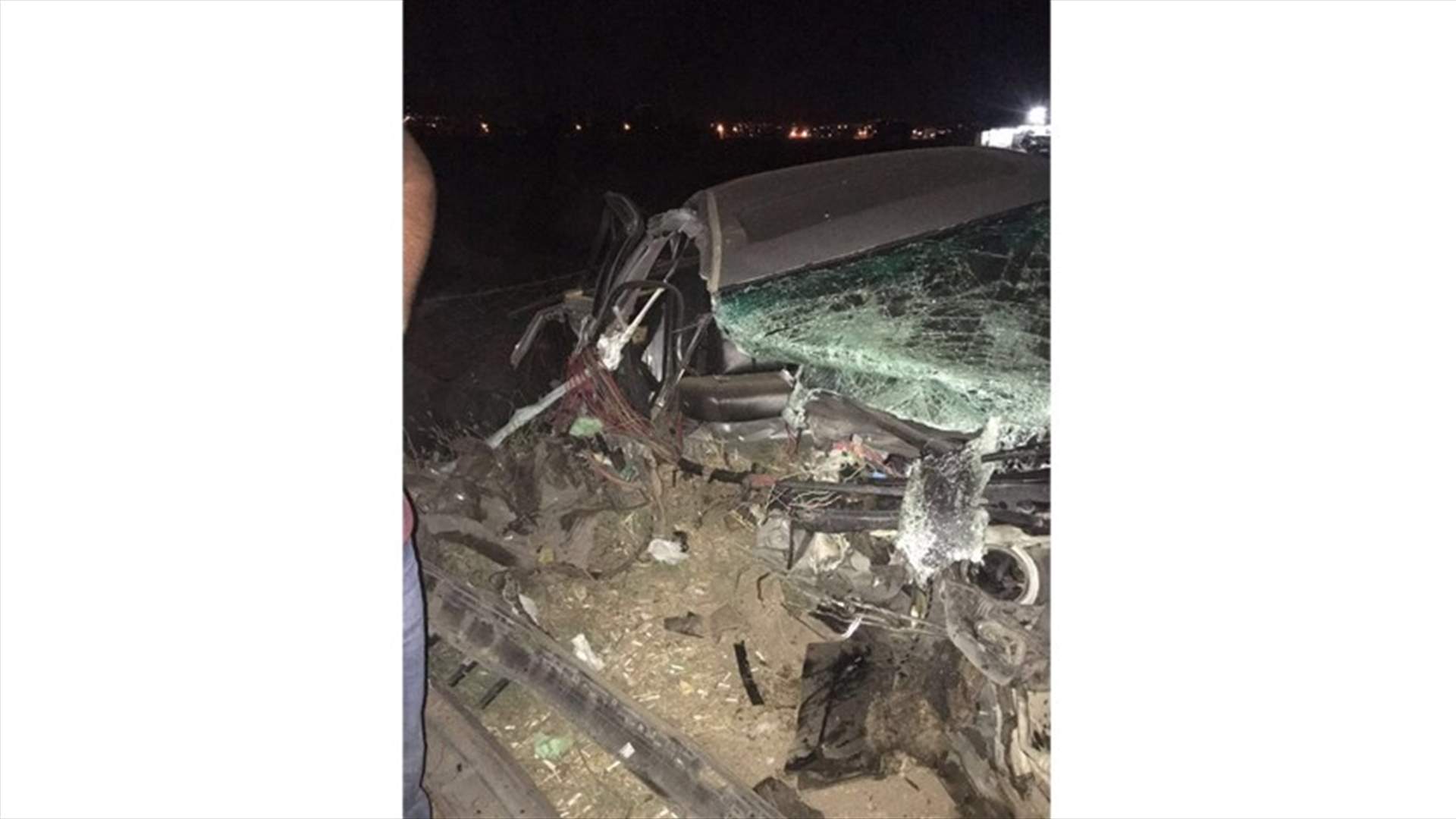 جريح بحادث على اوتوستراد زحلة 