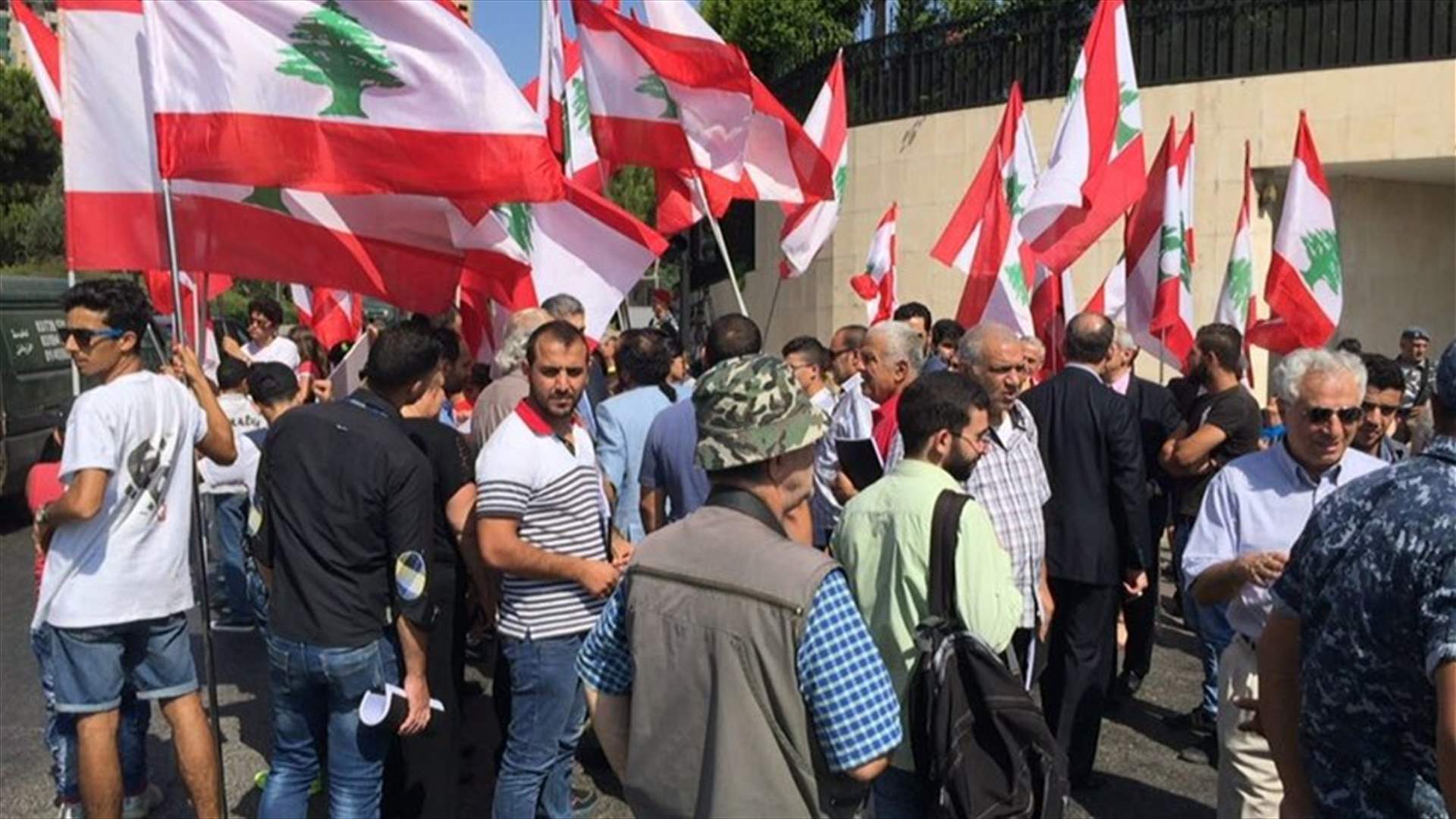 وقفة امام السراي للمطالبة بتشكيل هيئة سلامة الغذاء