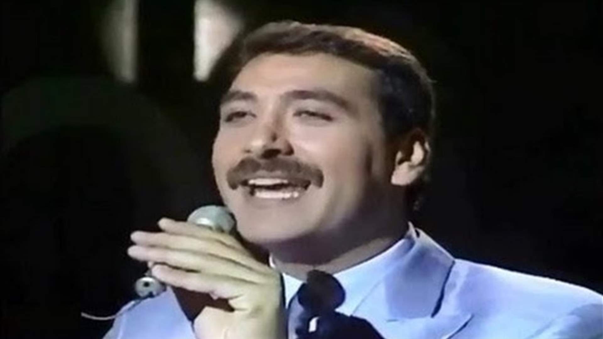 بالفيديو: الأب طوني الخولي يُعيد ربيع الخولي إلى الذاكرة.. ويغني بعد 16 عاماً!