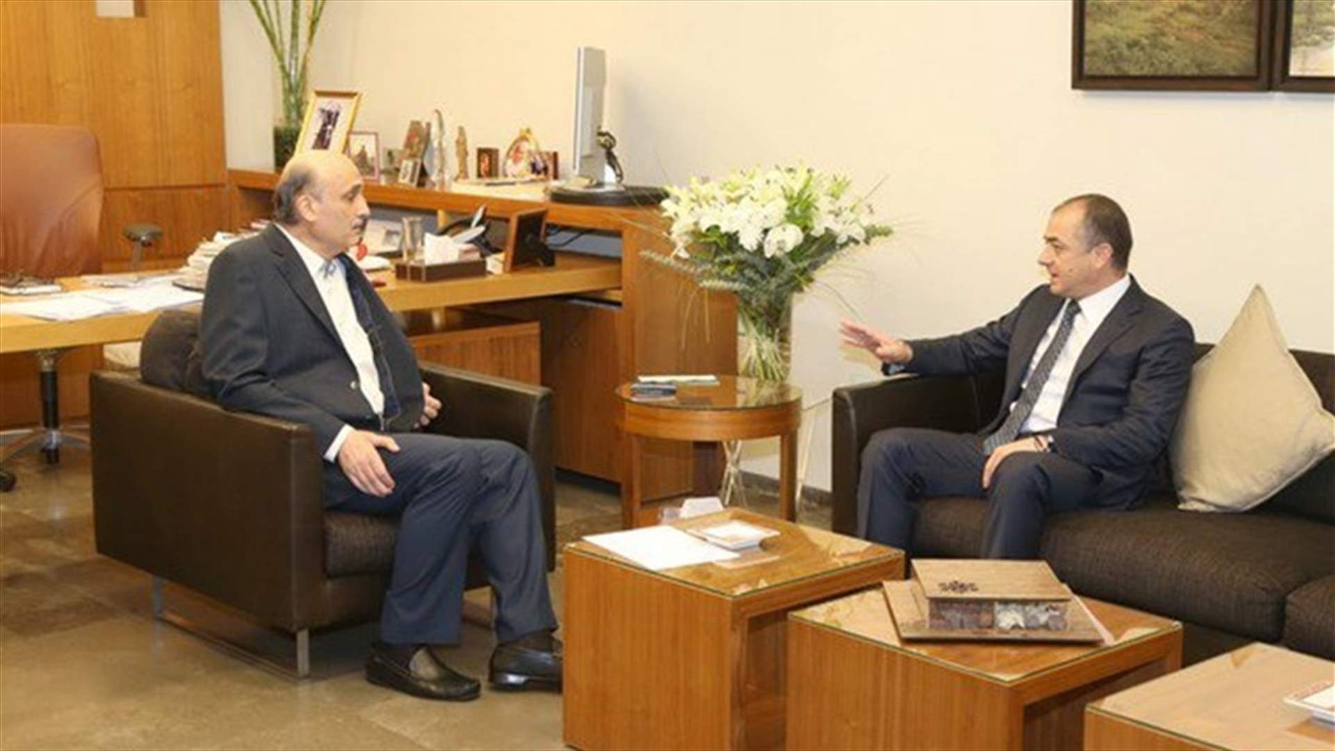 Minister Bou Saab visits Geagea in Maarab  