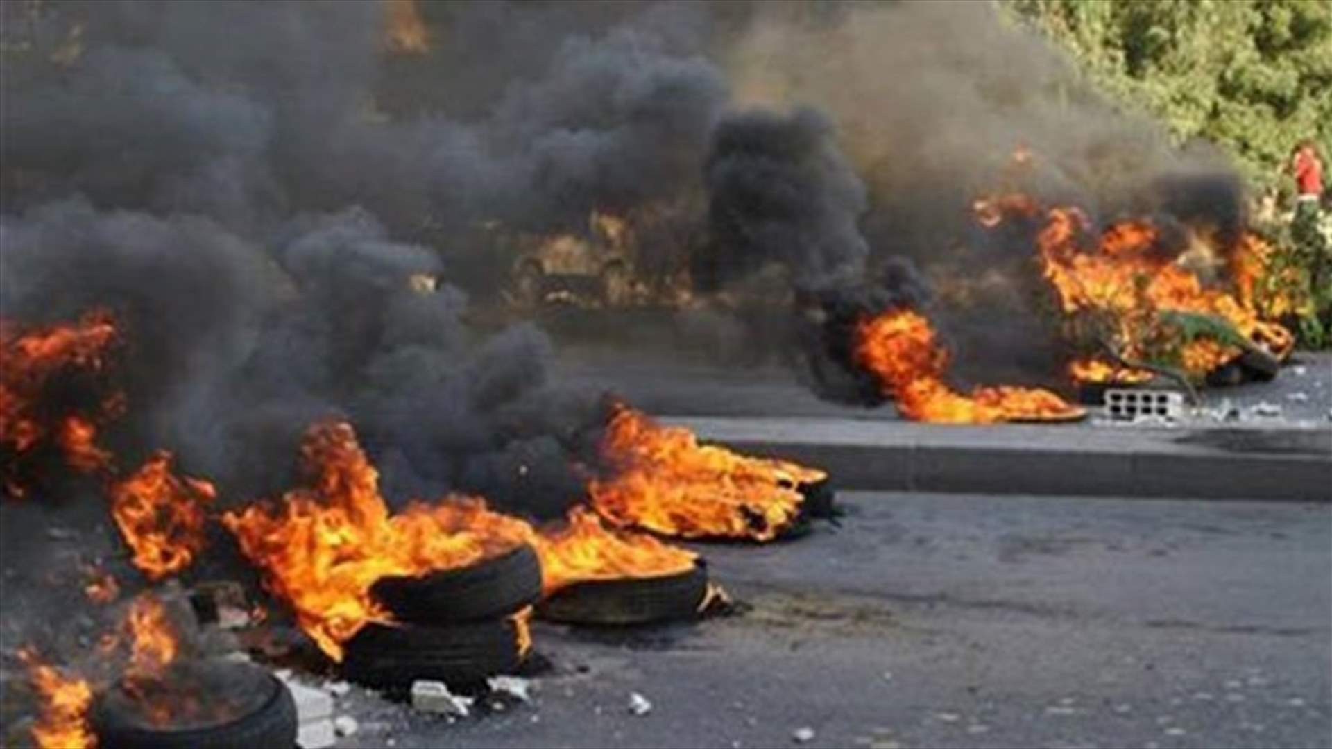 Al-Nabi Sheet residents block road to protest water cuts 