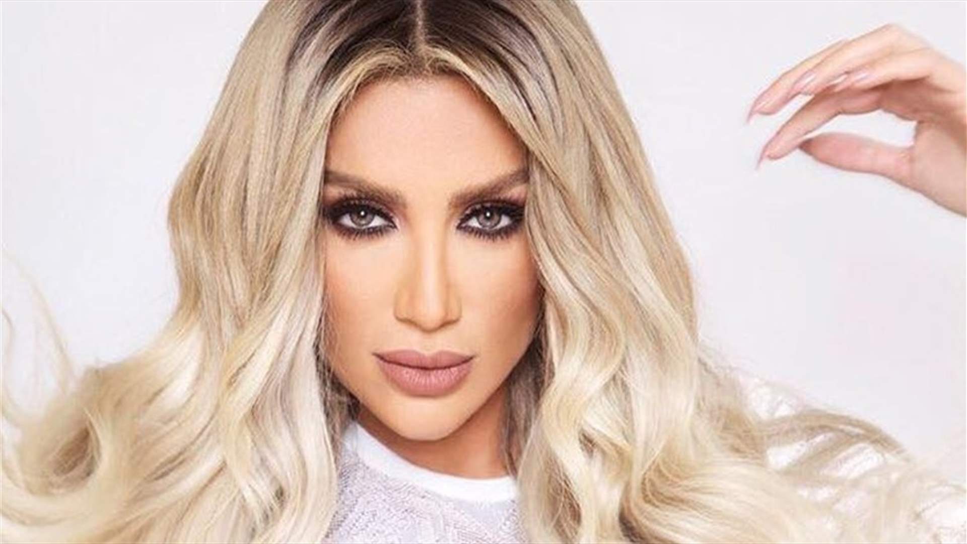 بالفيديو: هل ارتدت مايا دياب خاتم الزواج من جديد؟