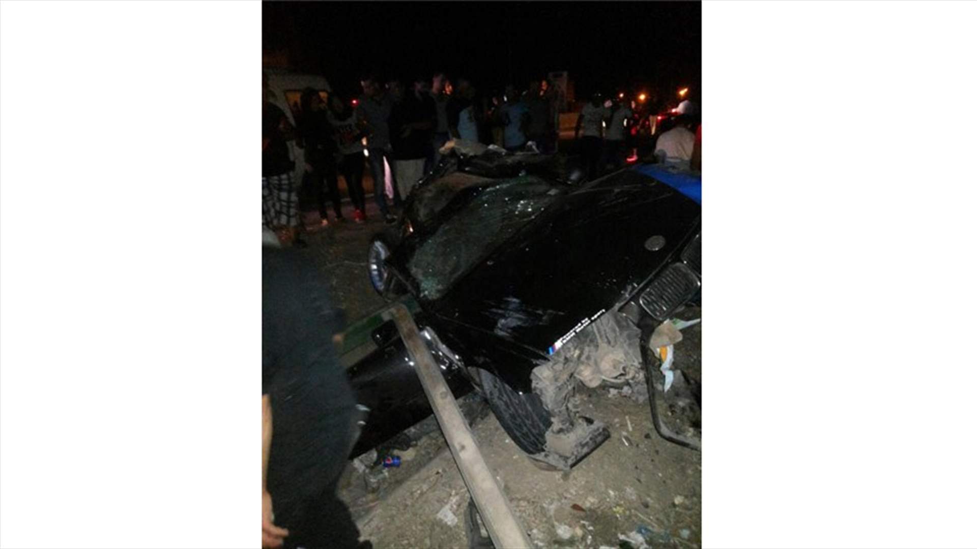 بالصور..جريحان بحال خطرة في حادث مروع على طريق السكسكية 