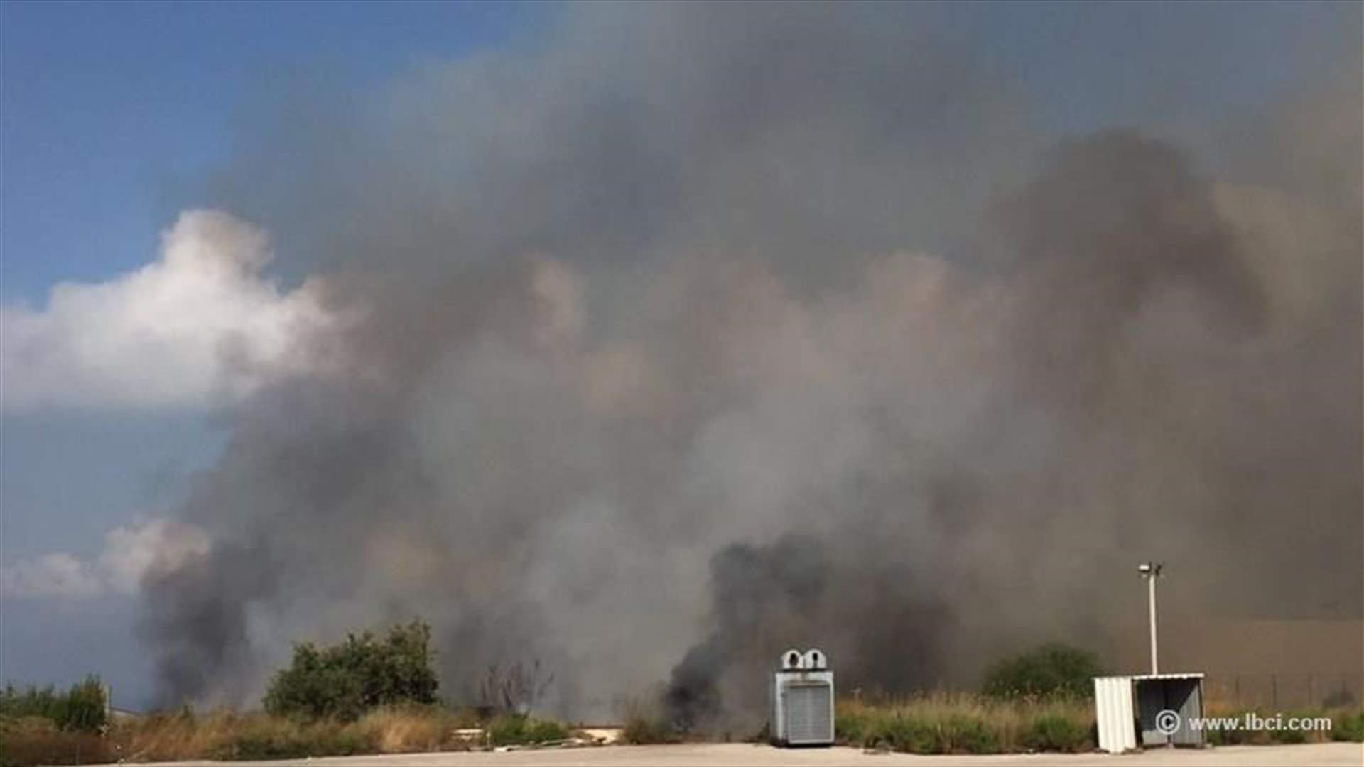 Civil defense units put out fire in Adma, Beddawi refugee camp 