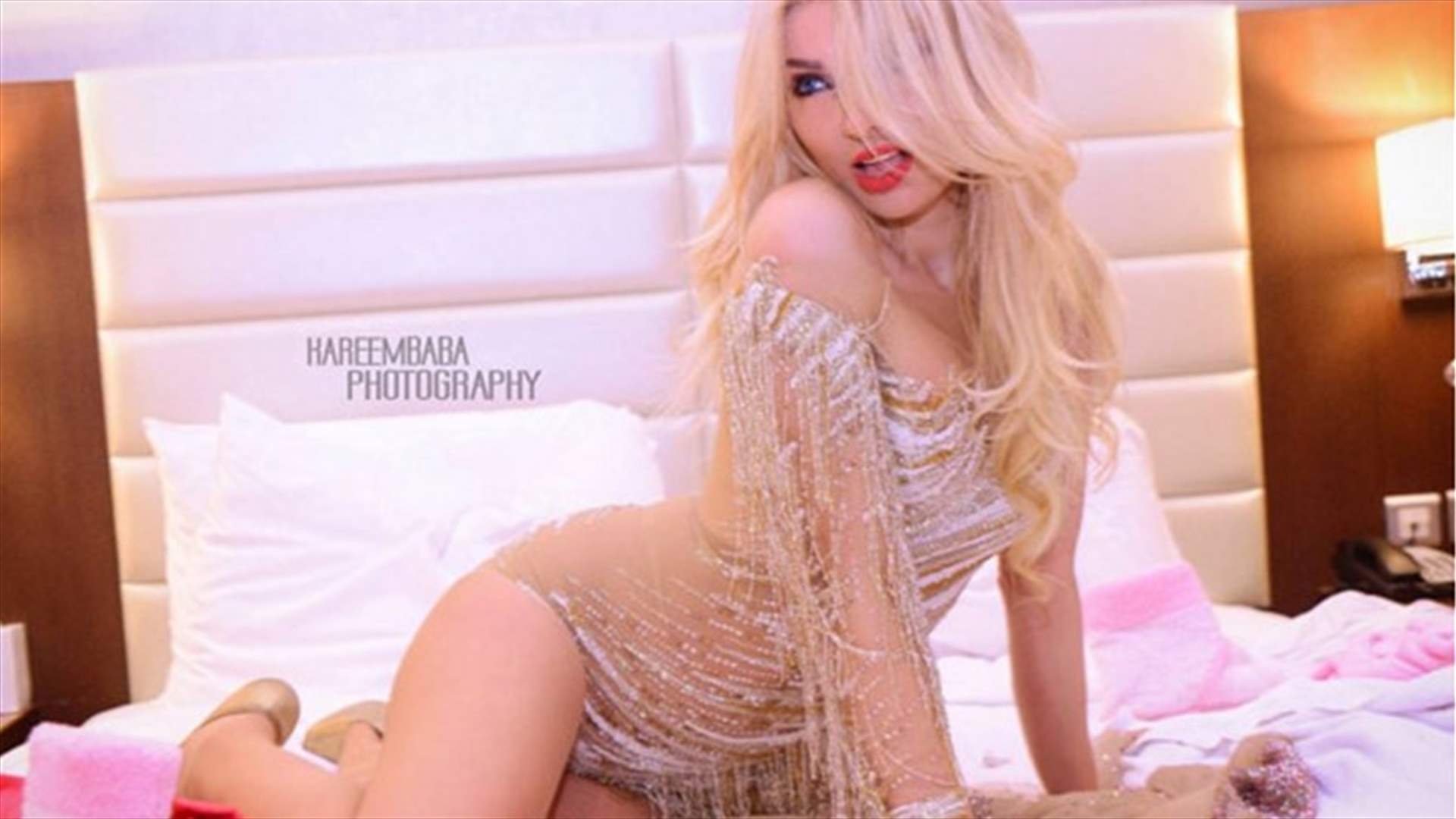 بالصورة: ميريام كلينك تستحم مع طفلة.. لهذا السبب إشتكت الدولة عليها!