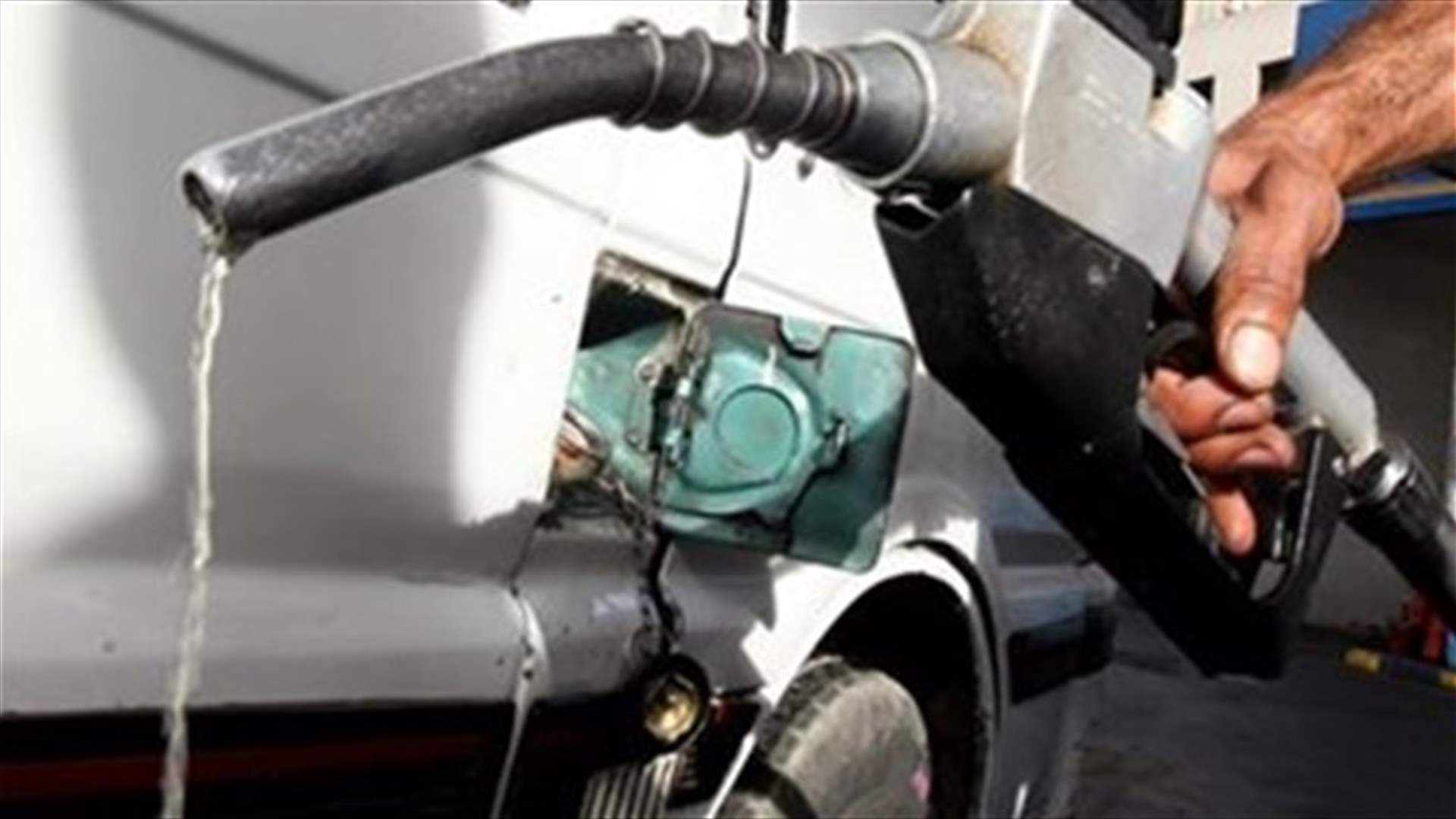 Fuel prices in Lebanon witness further drop