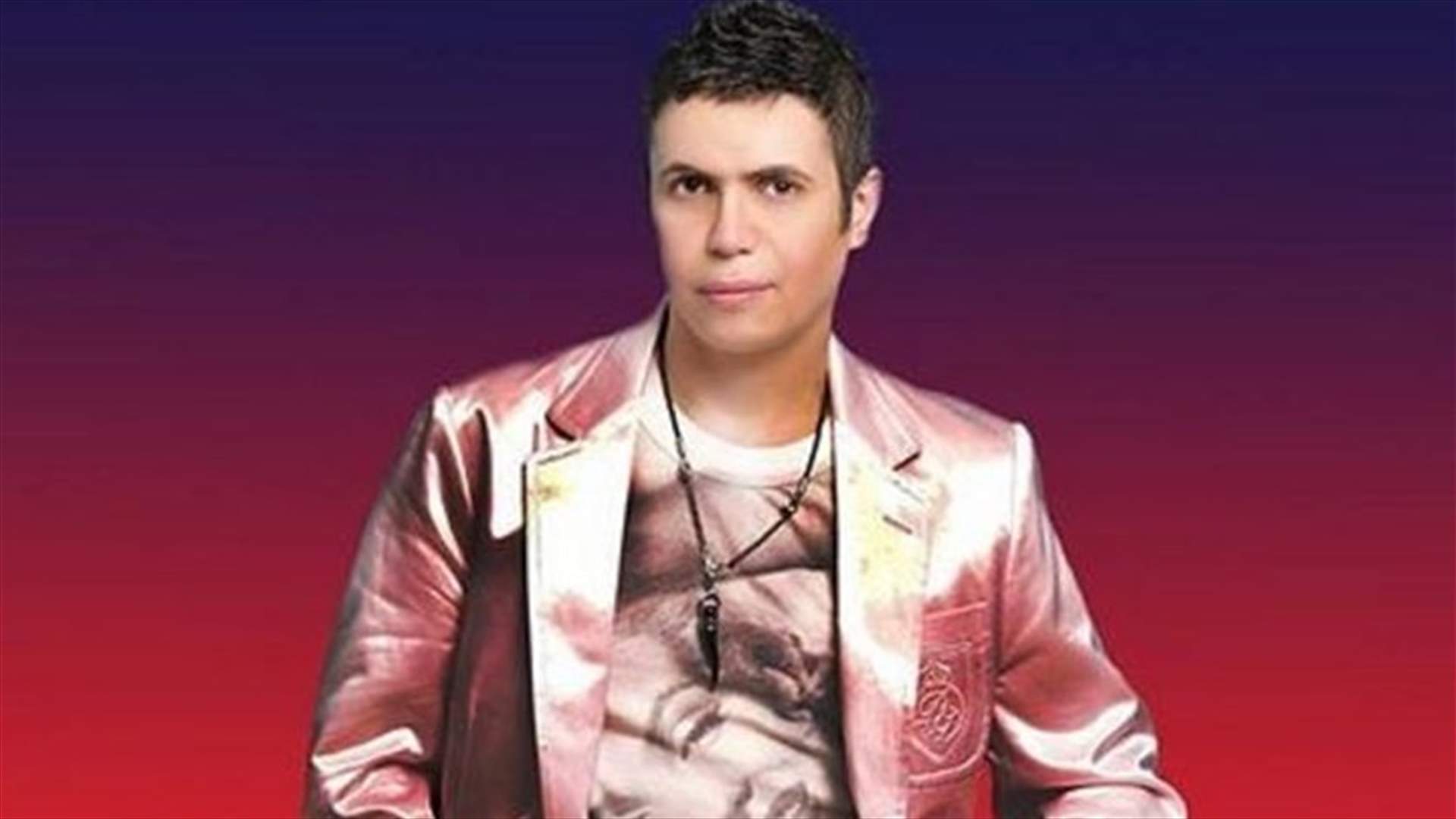بالفيديو: جو رعد يرتدي حبّات الشوكولا