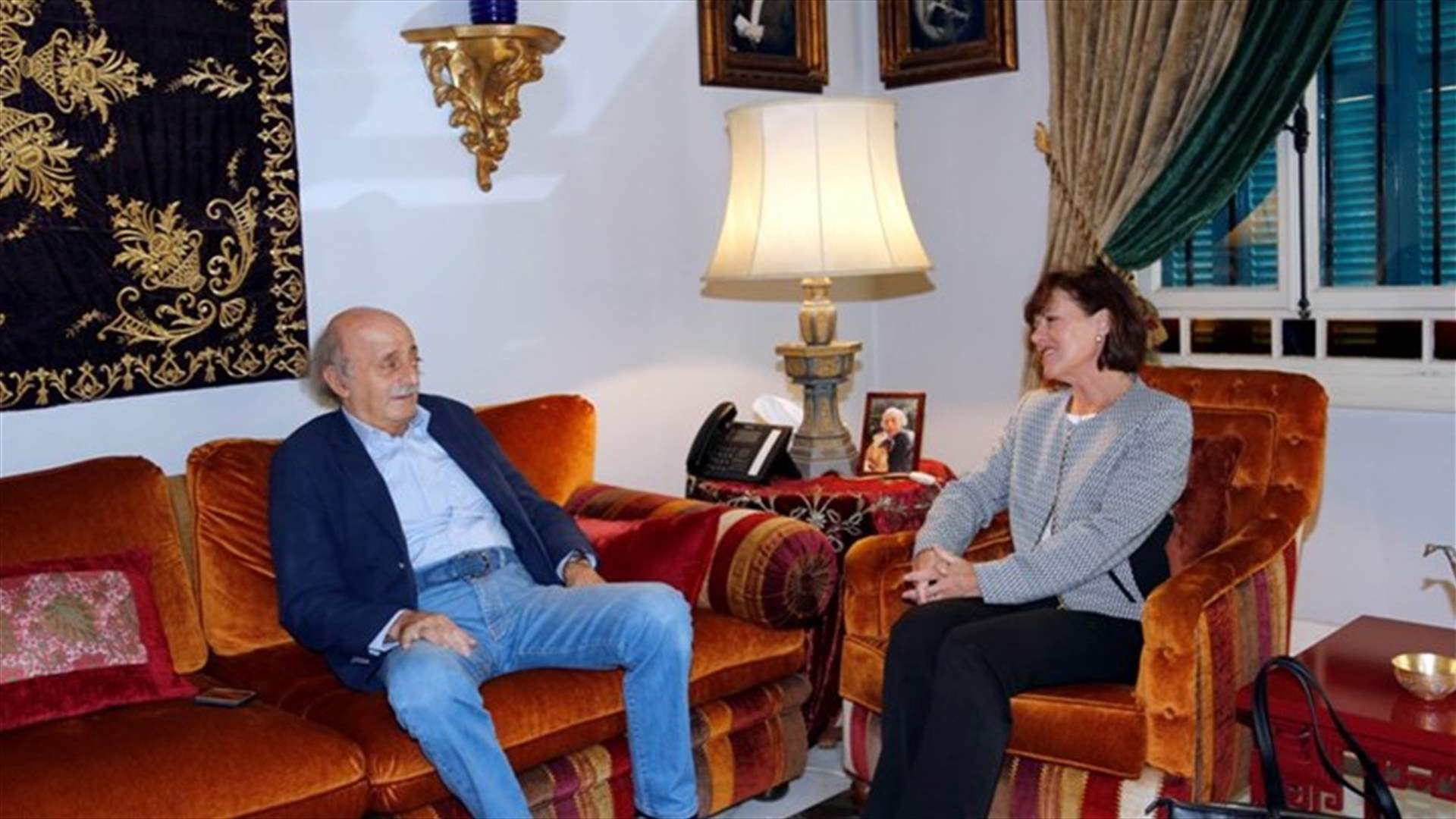 جنبلاط عرض مع السفيرة الاميركية التطورات في لبنان والمنطقة