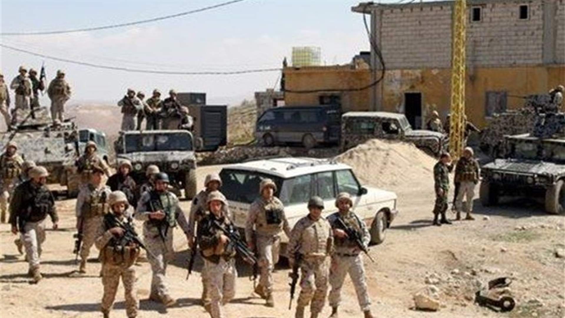 Army forces carry out raids in Mashari al-Qaa