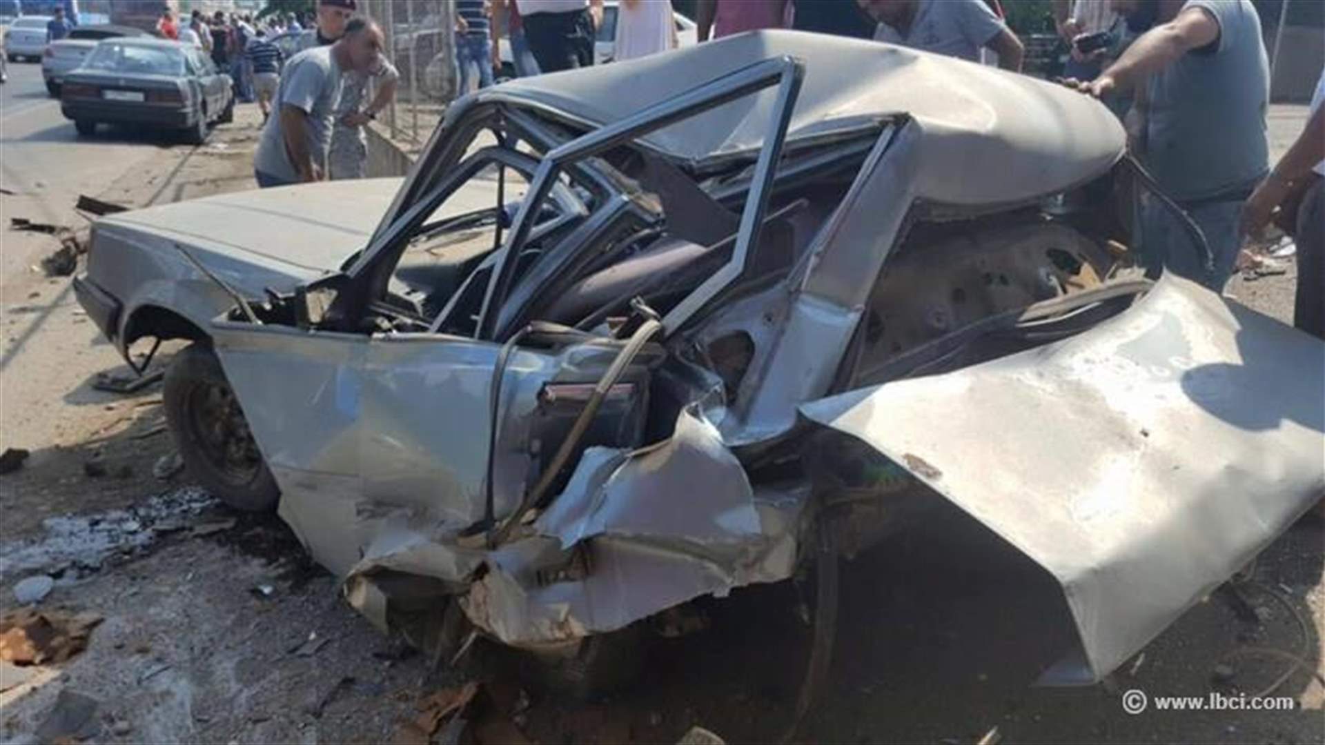 بالصور...قتيل بحادث مروع على اوتوستراد نهر ابراهيم-جبيل