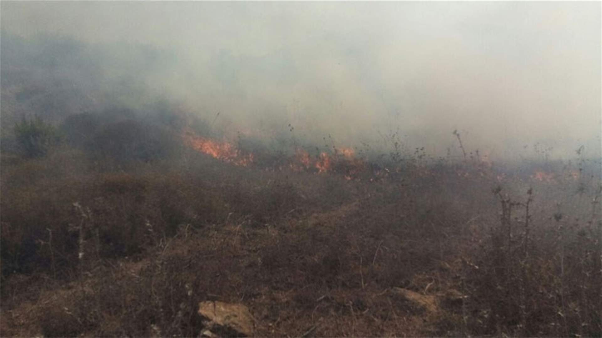 Huge fire erupts in outskirts of al-Bouwayda in Marjeyoun