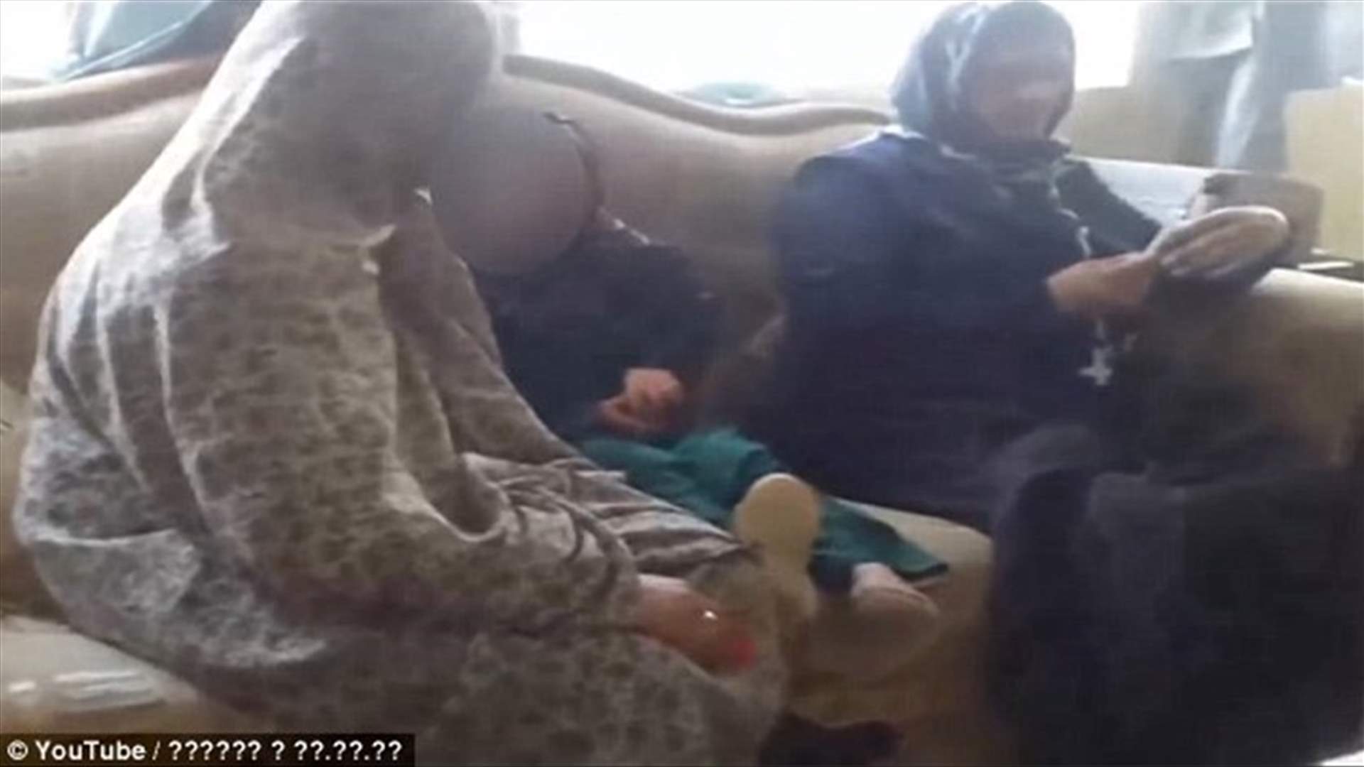 والد يزوّج طفلته لرجل خمسينيّ!